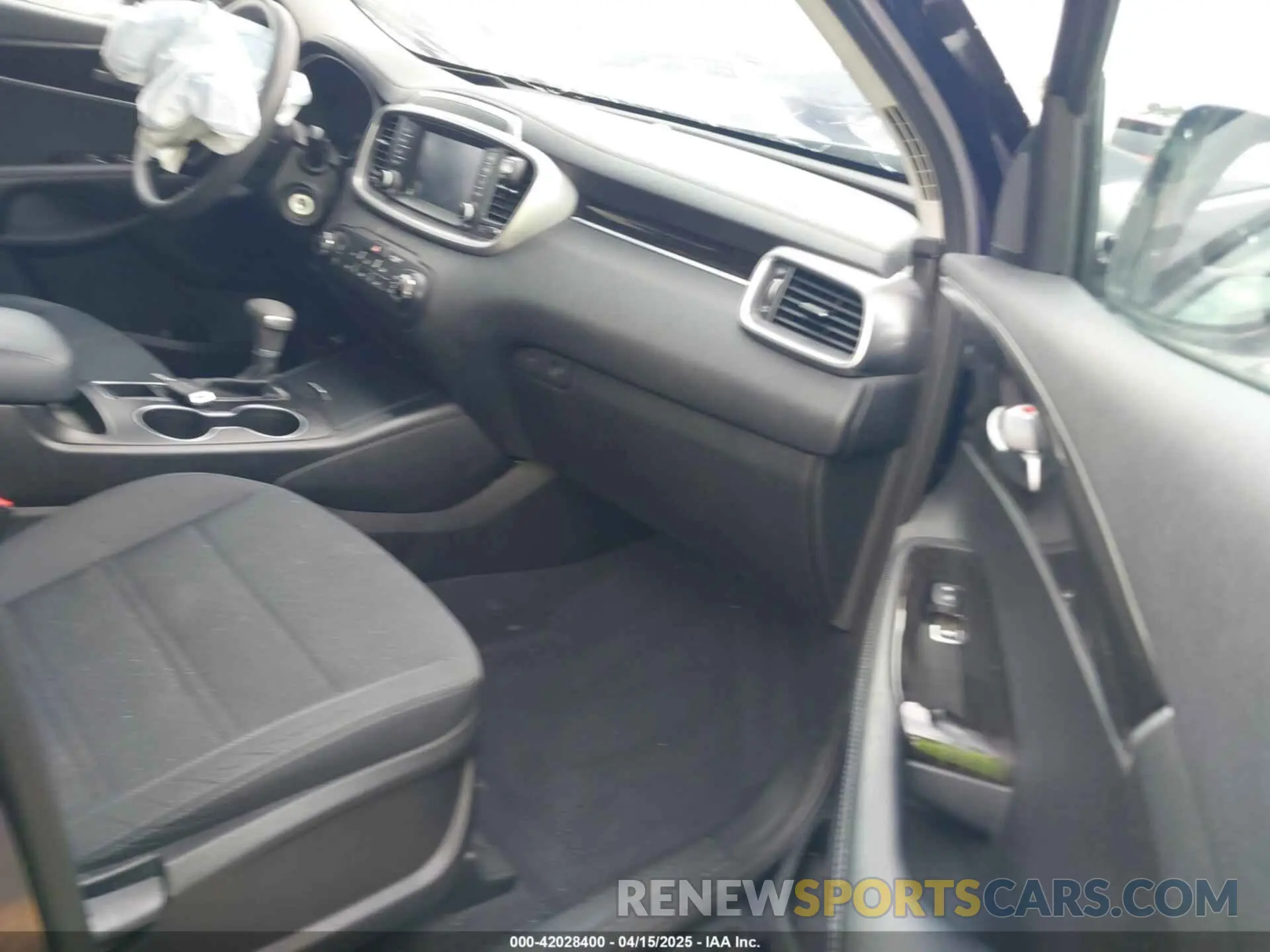 5 fotografías del automóvil dañado 5XYPG4A5XLG626844 KIA SORENTO 2020
