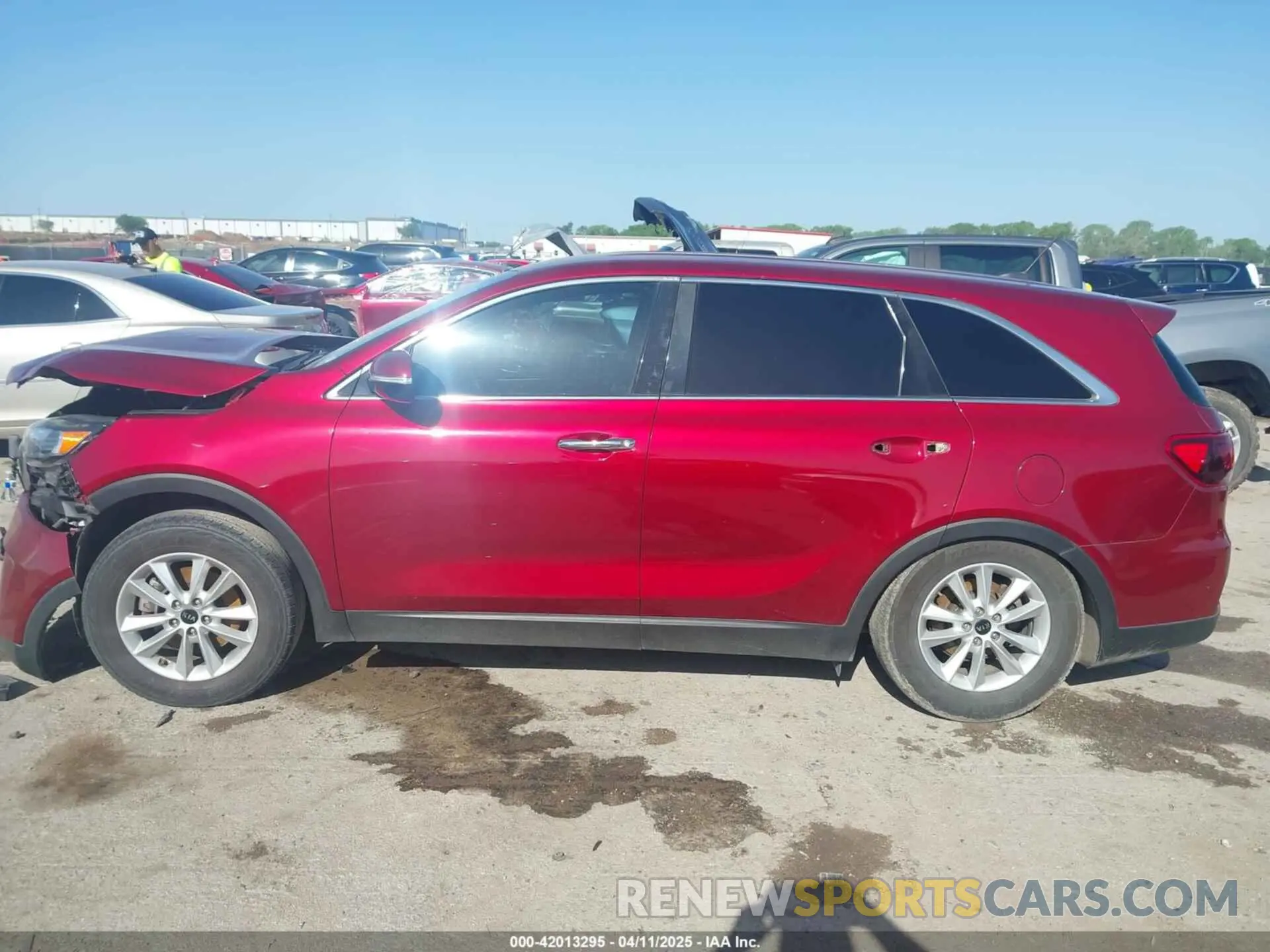 14 fotografías del automóvil dañado 5XYPG4A5XLG628223 KIA SORENTO 2020