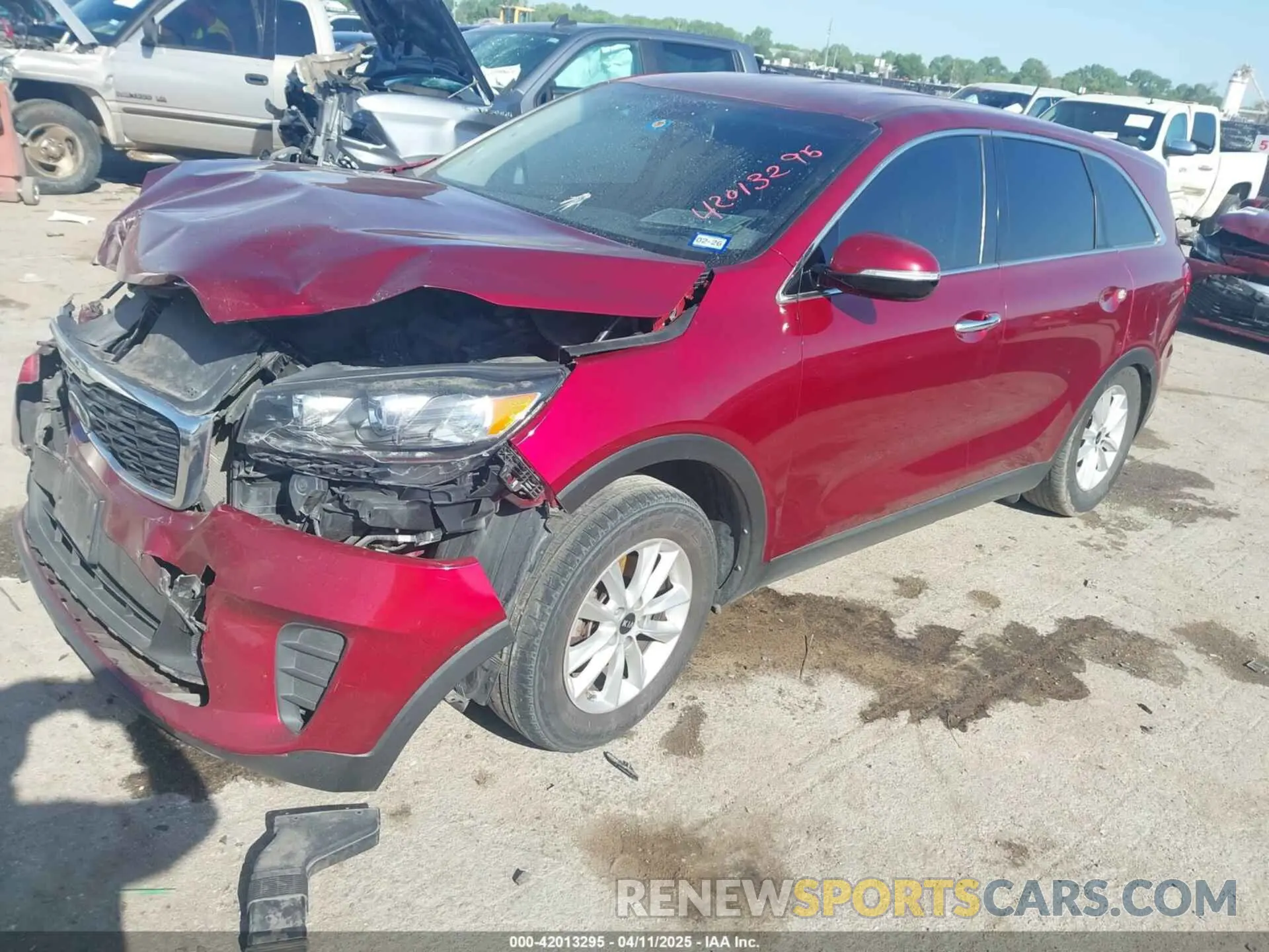2 fotografías del automóvil dañado 5XYPG4A5XLG628223 KIA SORENTO 2020