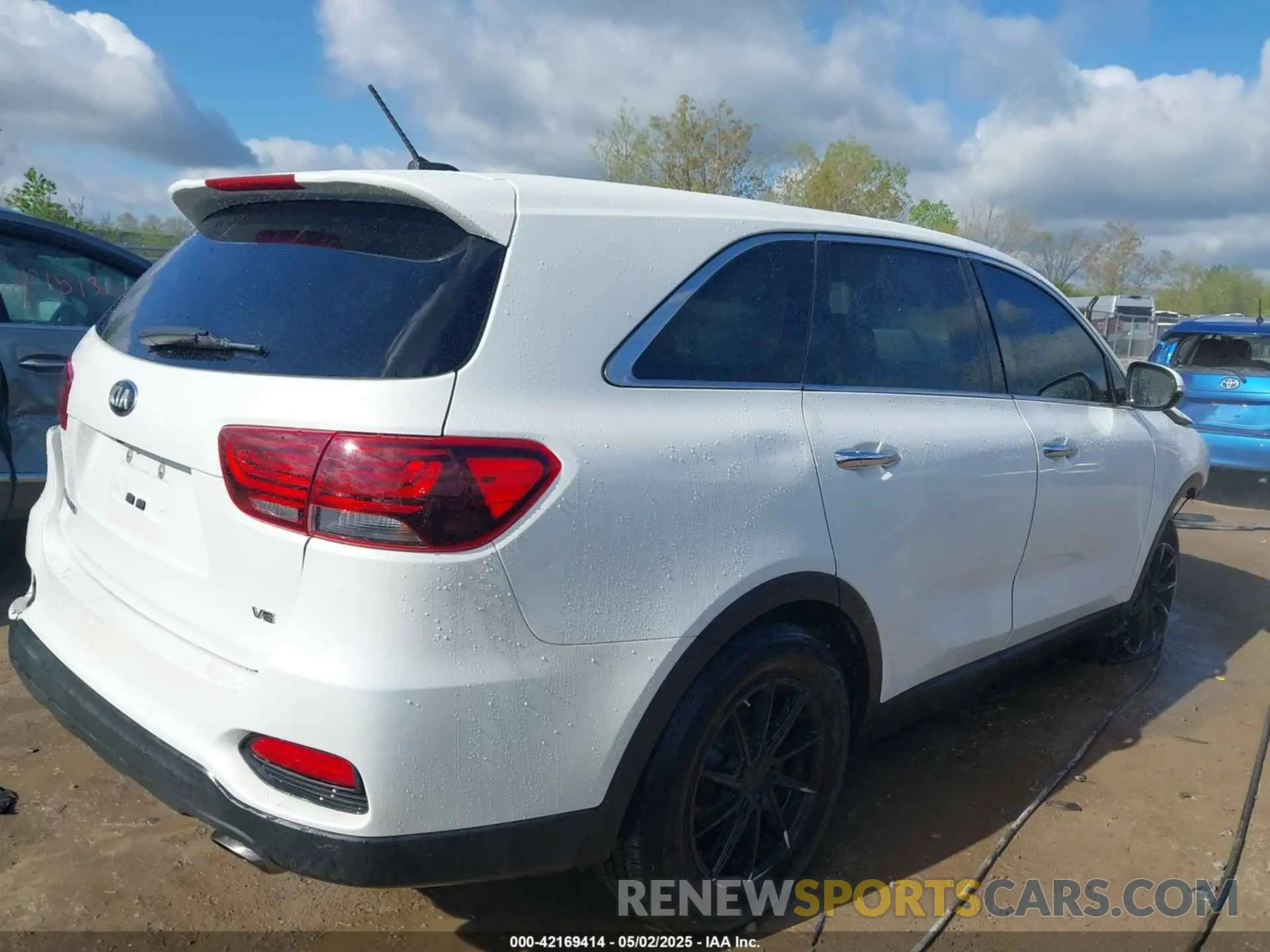 4 fotografías del automóvil dañado 5XYPG4A5XLG628626 KIA SORENTO 2020