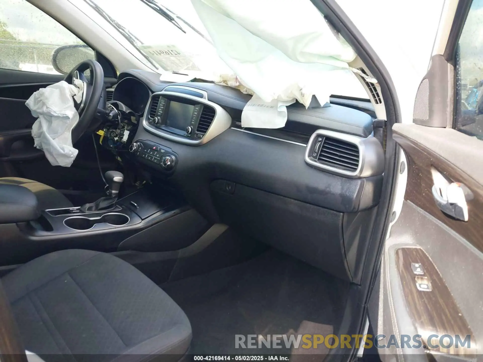 5 fotografías del automóvil dañado 5XYPG4A5XLG628626 KIA SORENTO 2020