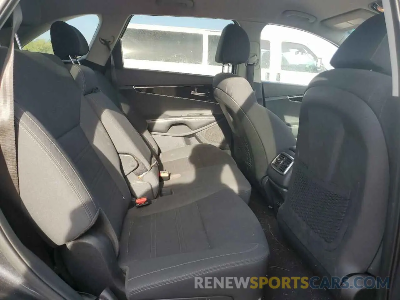 11 fotografías del automóvil dañado 5XYPG4A5XLG691919 KIA SORENTO 2020