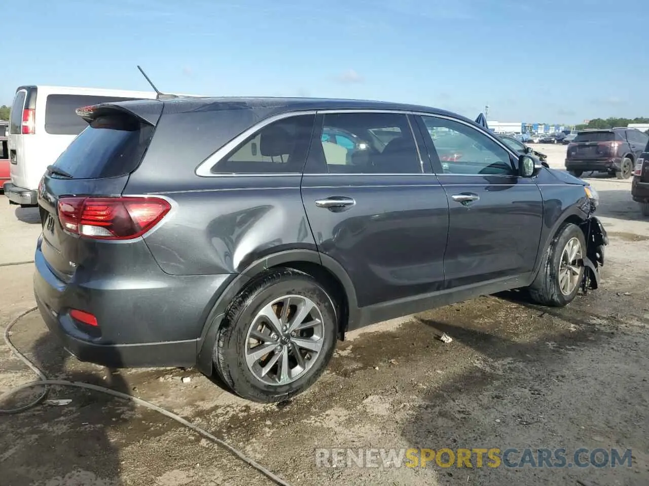 3 fotografías del automóvil dañado 5XYPG4A5XLG691919 KIA SORENTO 2020