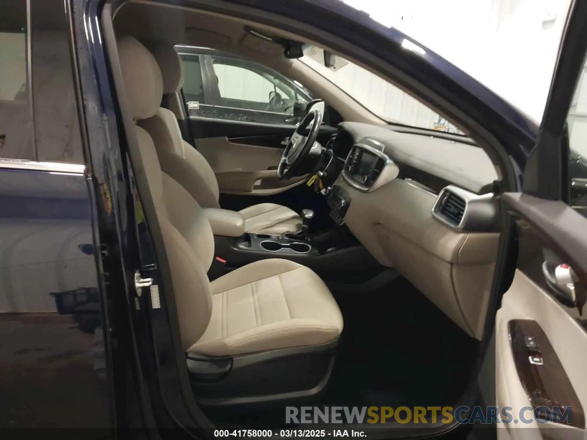 5 fotografías del automóvil dañado 5XYPGDA31LG677602 KIA SORENTO 2020