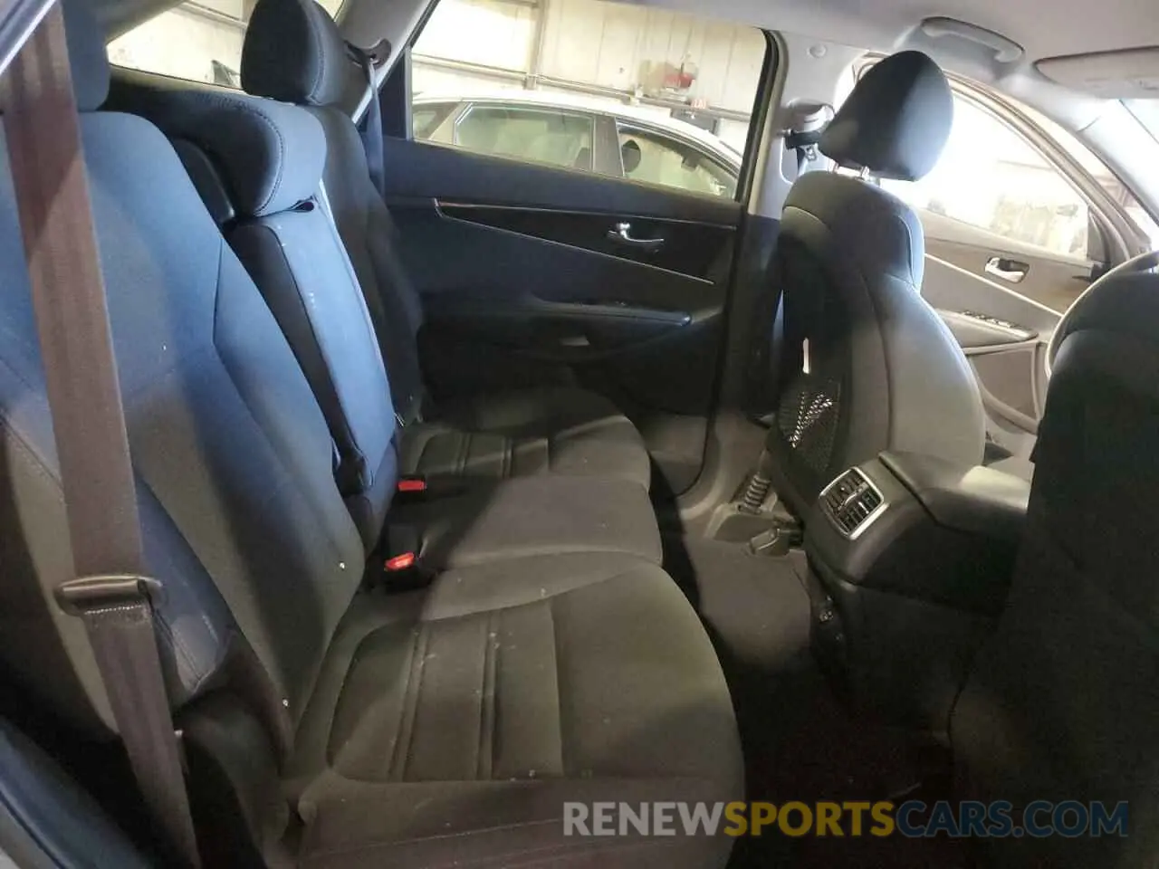 11 fotografías del automóvil dañado 5XYPGDA35LG631612 KIA SORENTO 2020