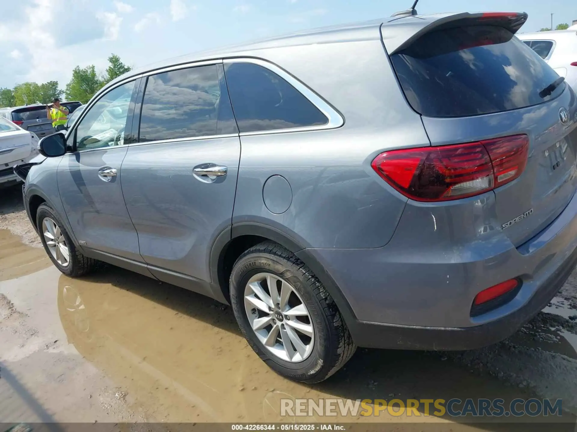 14 fotografías del automóvil dañado 5XYPGDA35LG640097 KIA SORENTO 2020