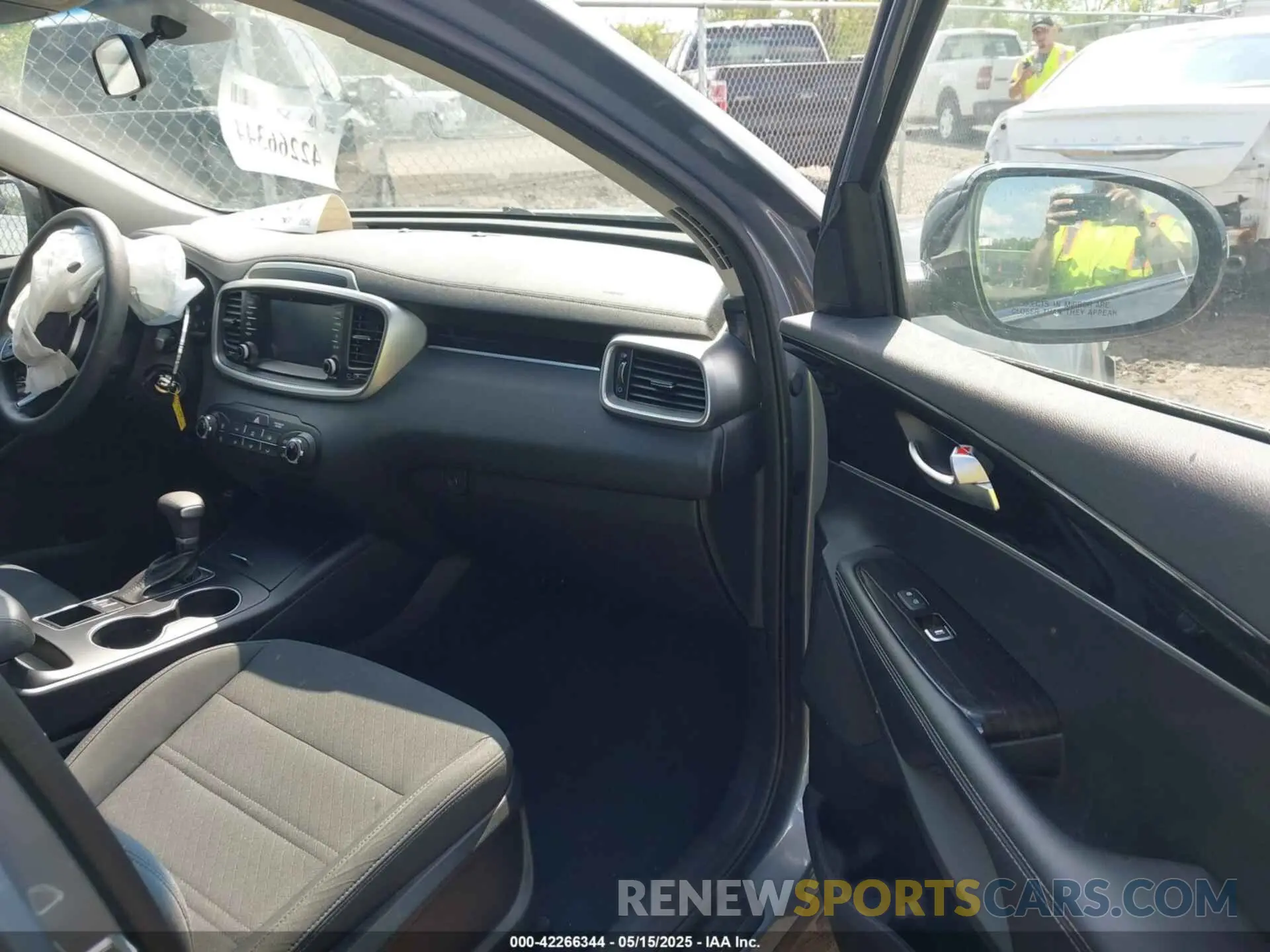 5 fotografías del automóvil dañado 5XYPGDA35LG640097 KIA SORENTO 2020
