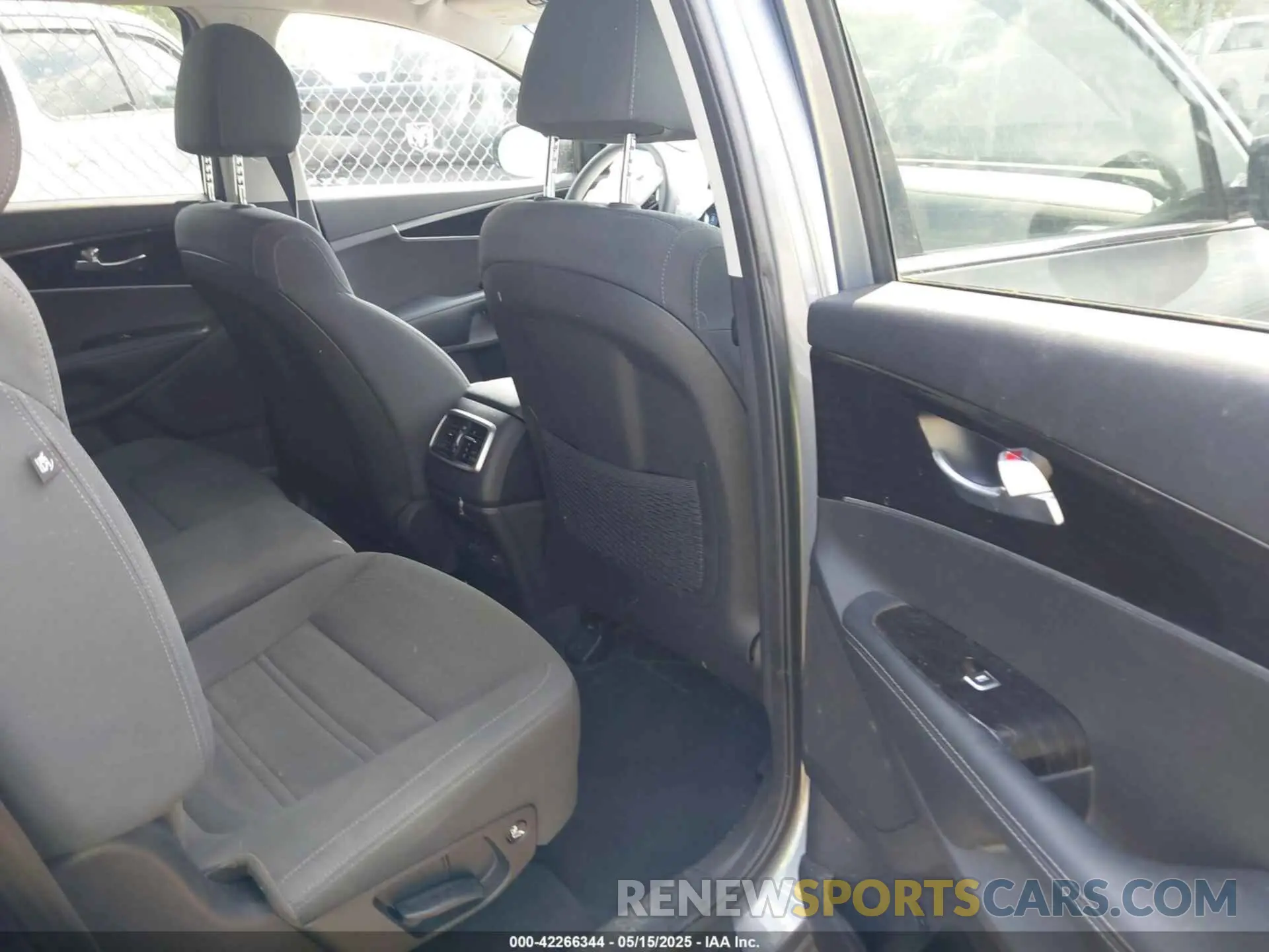 8 fotografías del automóvil dañado 5XYPGDA35LG640097 KIA SORENTO 2020