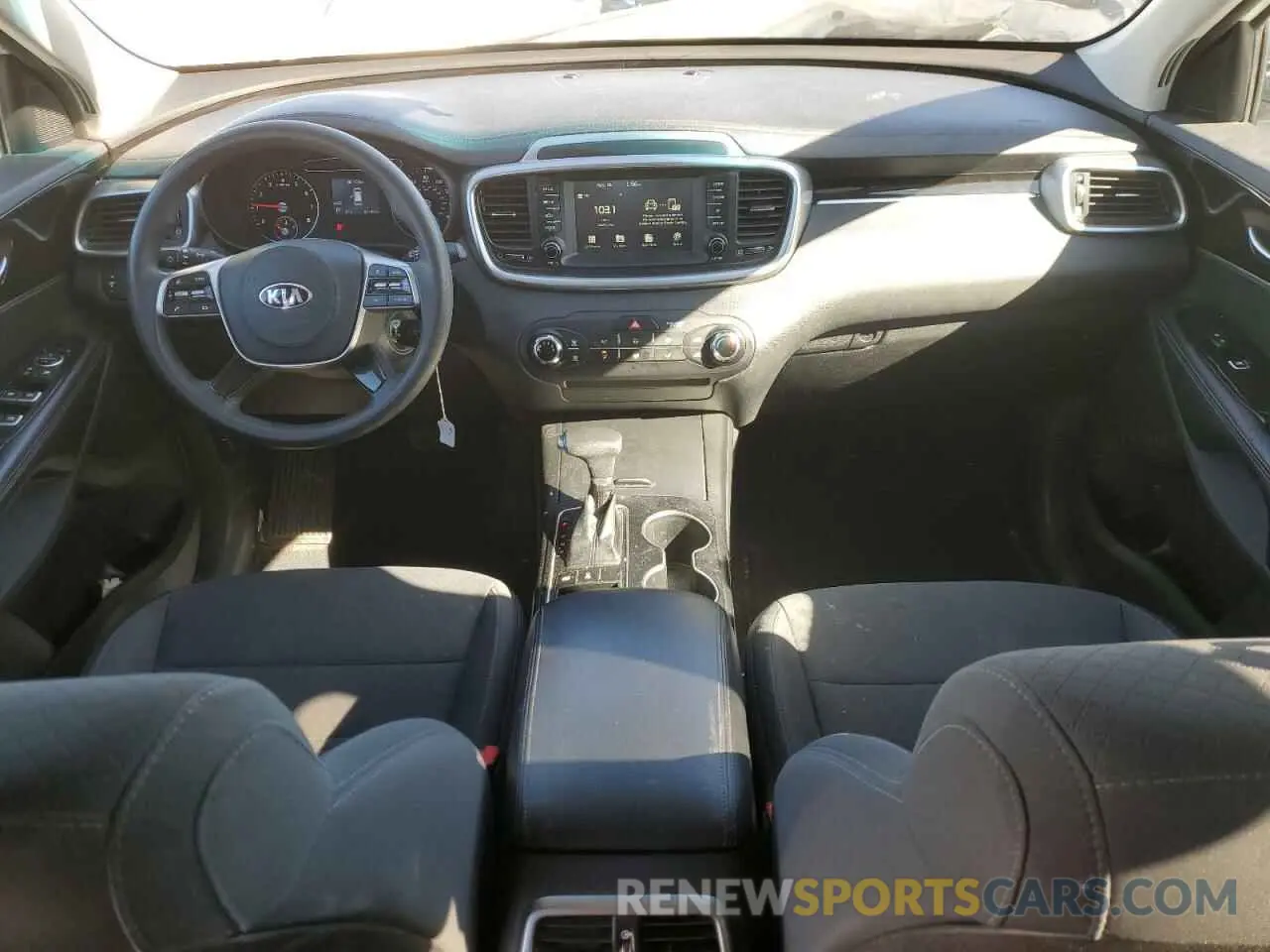 8 fotografías del automóvil dañado 5XYPGDA35LG652721 KIA SORENTO 2020
