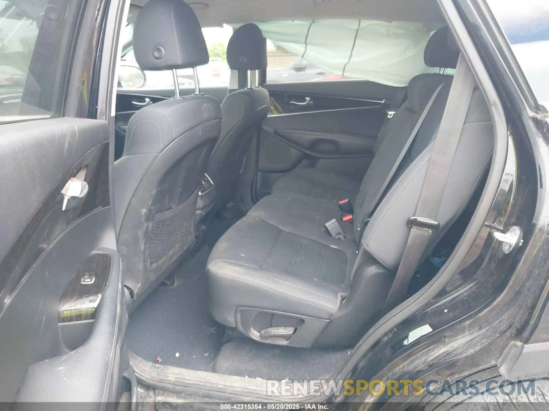 8 fotografías del automóvil dañado 5XYPGDA35LG693799 KIA SORENTO 2020