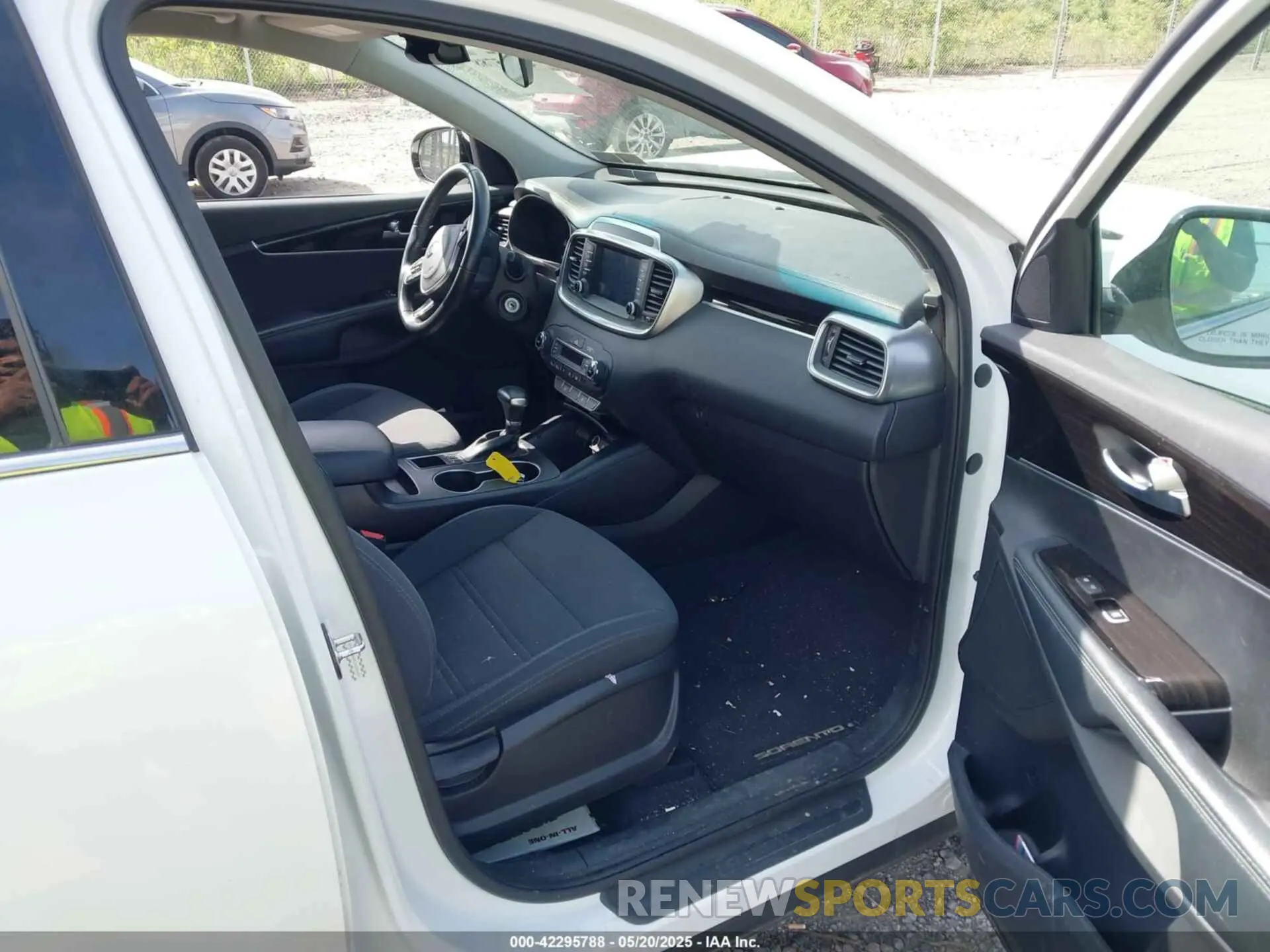 5 fotografías del automóvil dañado 5XYPGDA3XLG629029 KIA SORENTO 2020