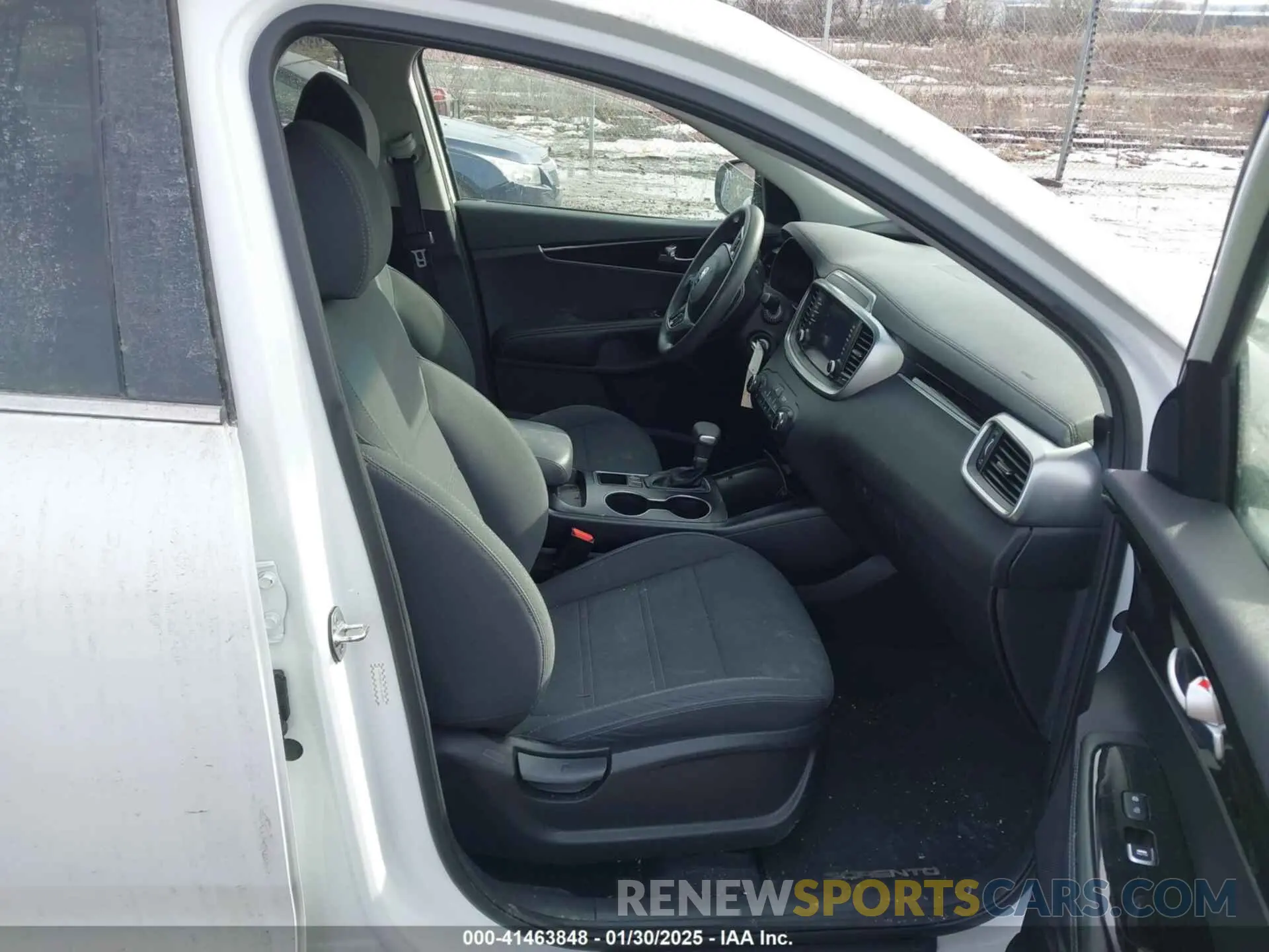 5 fotografías del automóvil dañado 5XYPGDA51LG618504 KIA SORENTO 2020
