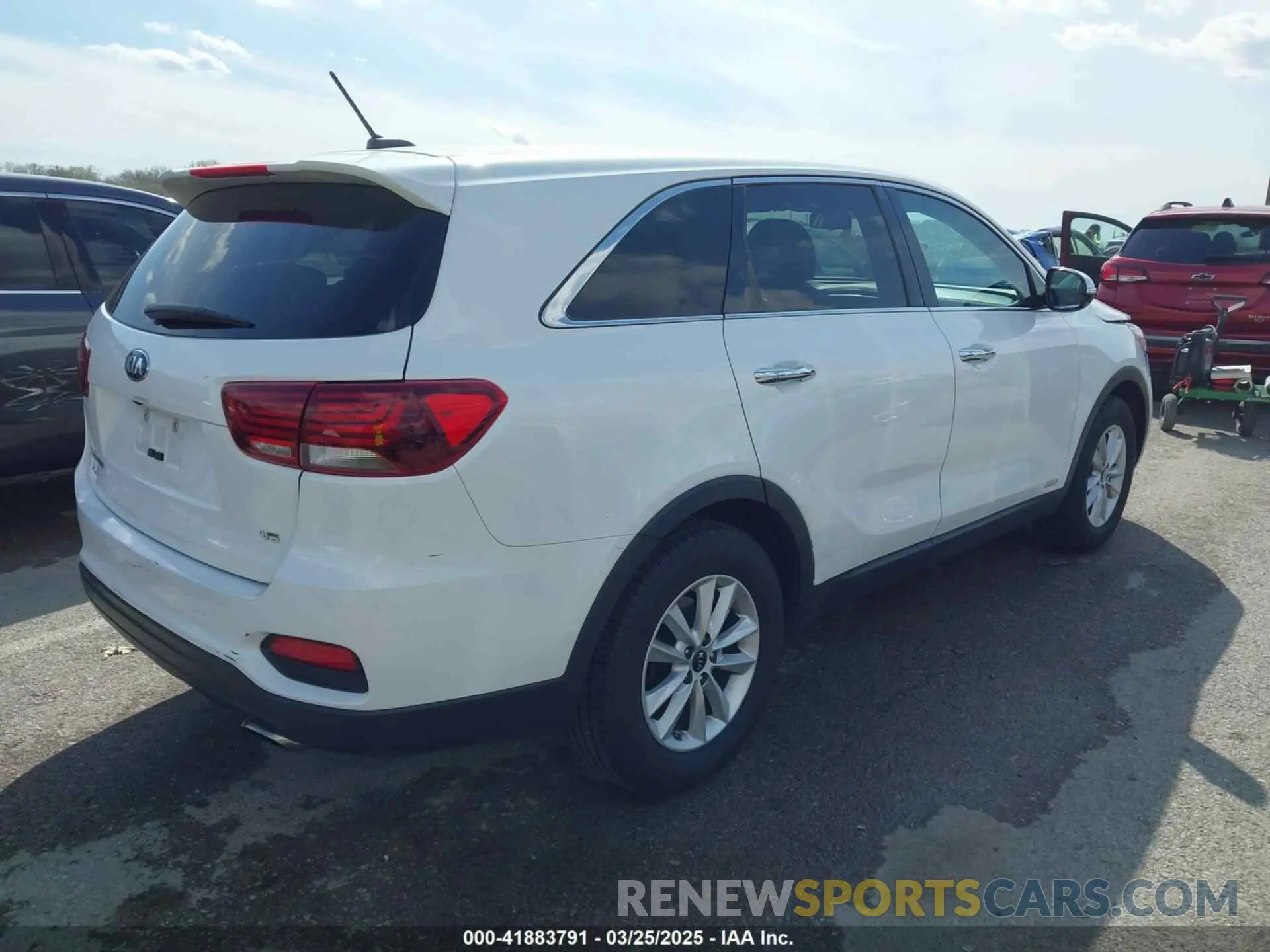 4 fotografías del automóvil dañado 5XYPGDA55LG613631 KIA SORENTO 2020