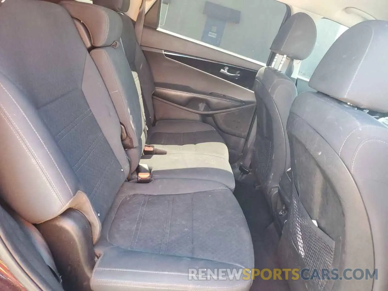 11 fotografías del automóvil dañado 5XYPGDA58LG618600 KIA SORENTO 2020