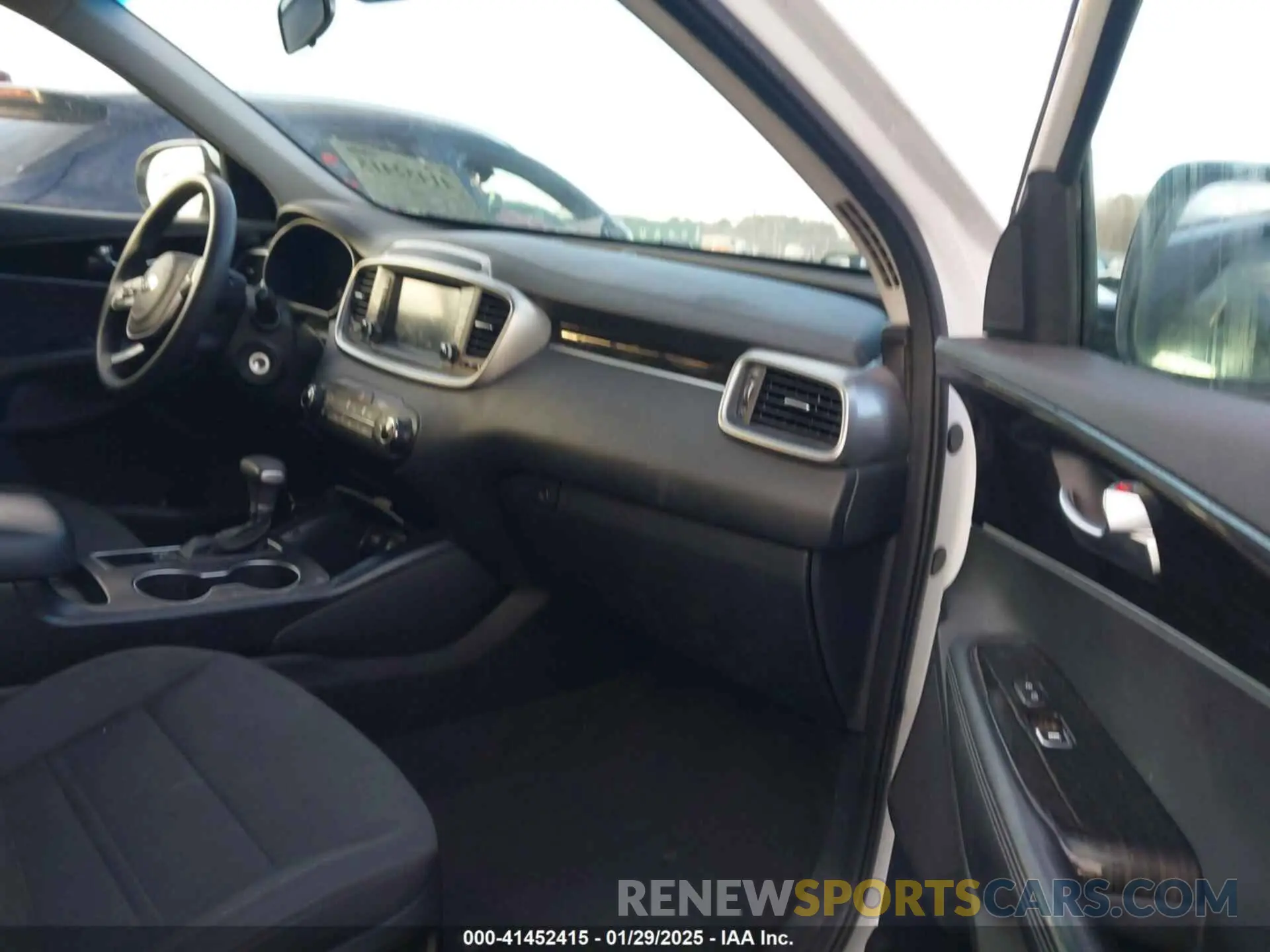 5 fotografías del automóvil dañado 5XYPGDA59LG620680 KIA SORENTO 2020
