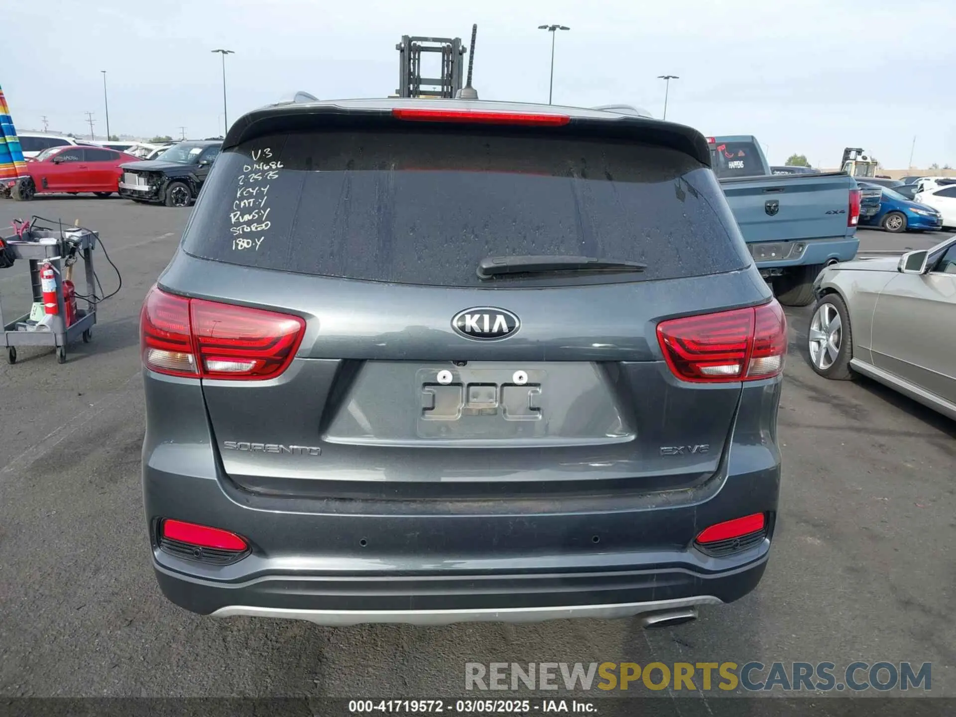 16 fotografías del automóvil dañado 5XYPH4A55LG665371 KIA SORENTO 2020