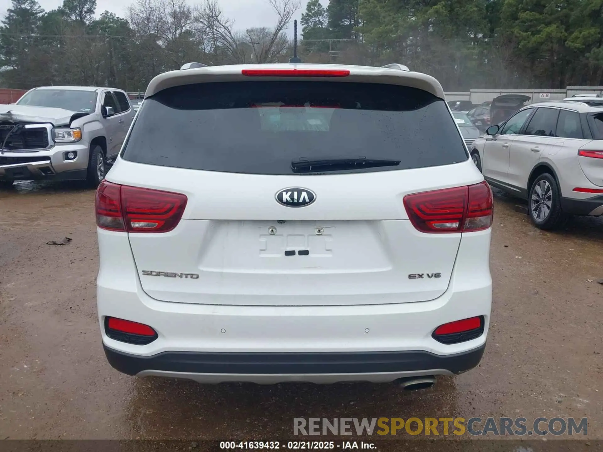 16 fotografías del automóvil dañado 5XYPHDA50LG710474 KIA SORENTO 2020