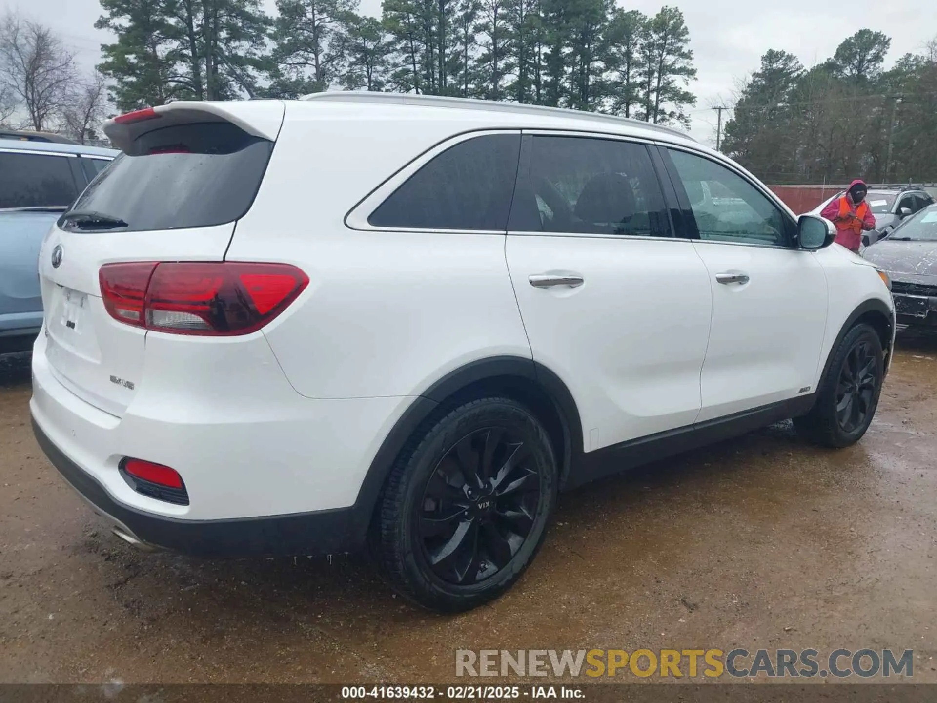 4 fotografías del automóvil dañado 5XYPHDA50LG710474 KIA SORENTO 2020