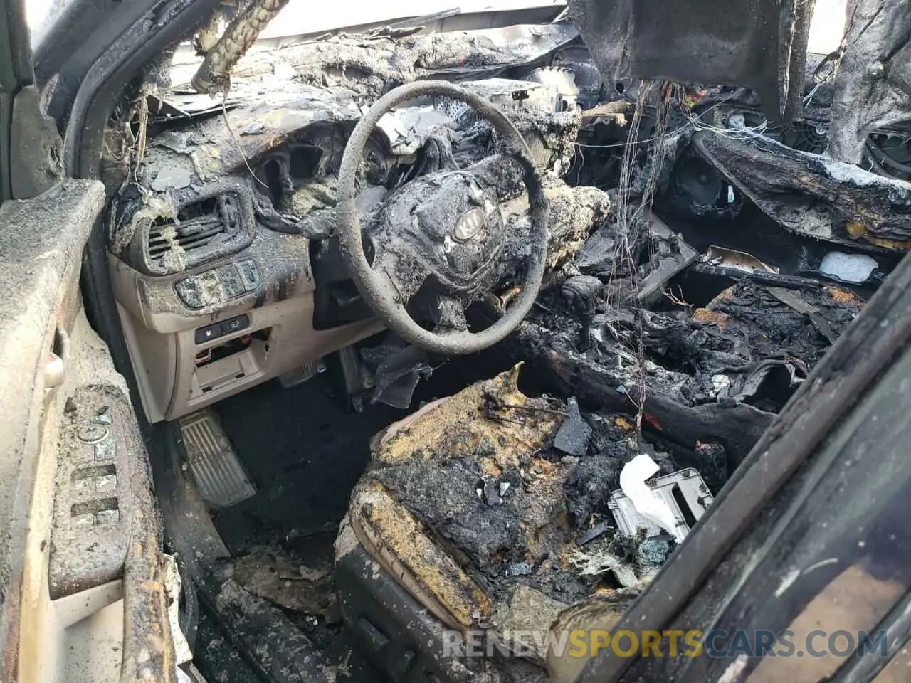 8 fotografías del automóvil dañado 5XYPHDA54LG688673 KIA SORENTO 2020