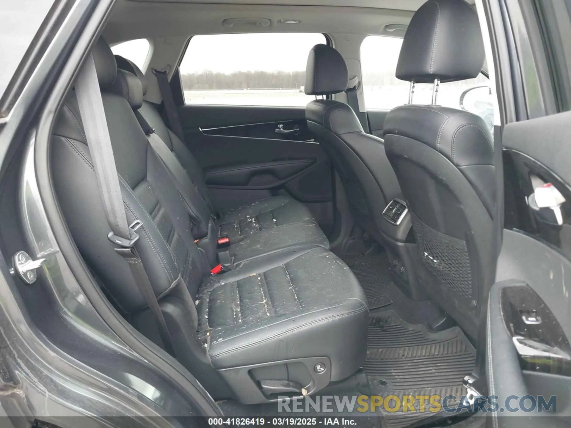 8 fotografías del automóvil dañado 5XYPHDA58LG709928 KIA SORENTO 2020