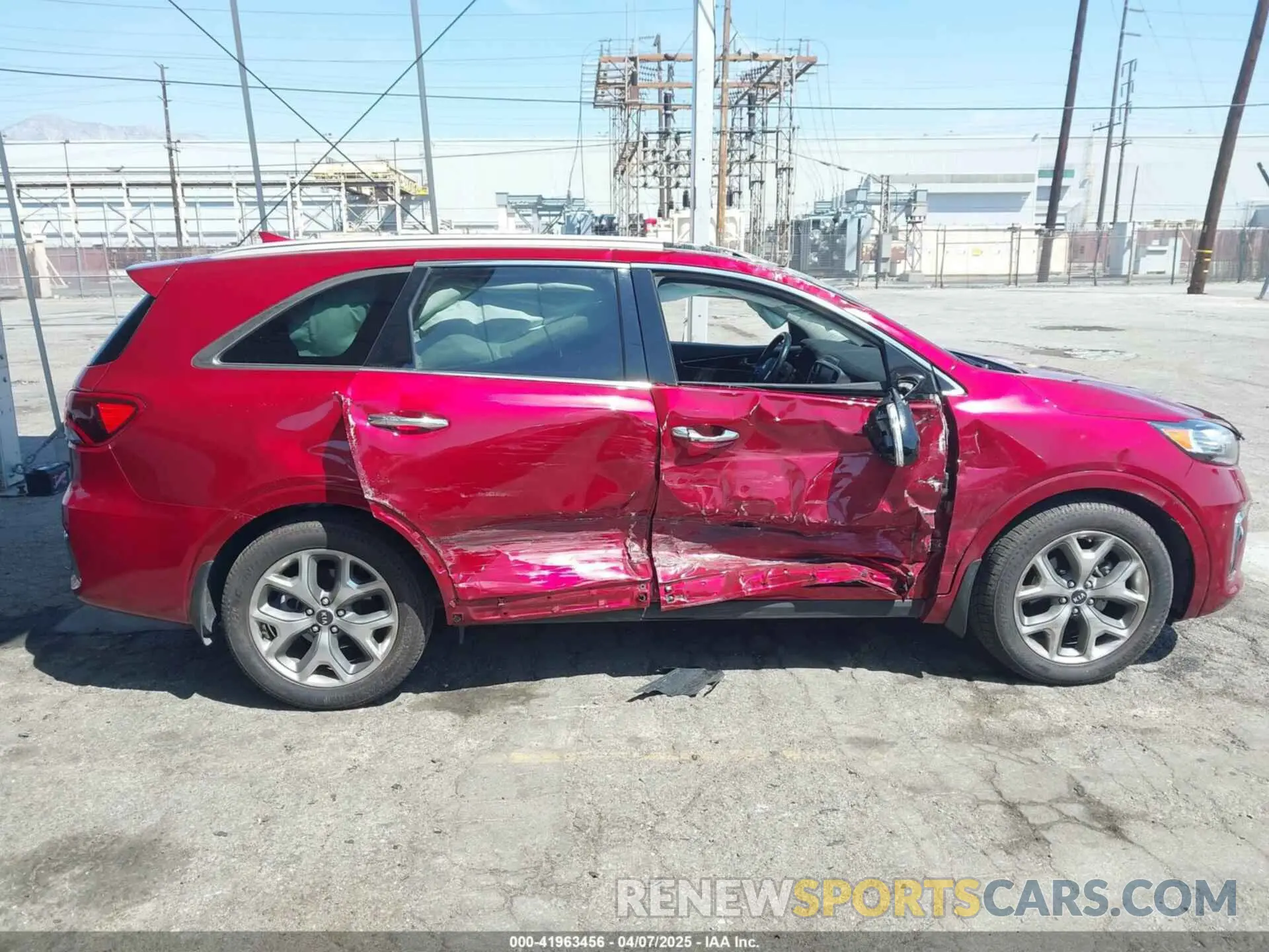 13 fotografías del automóvil dañado 5XYPK4A56LG688725 KIA SORENTO 2020