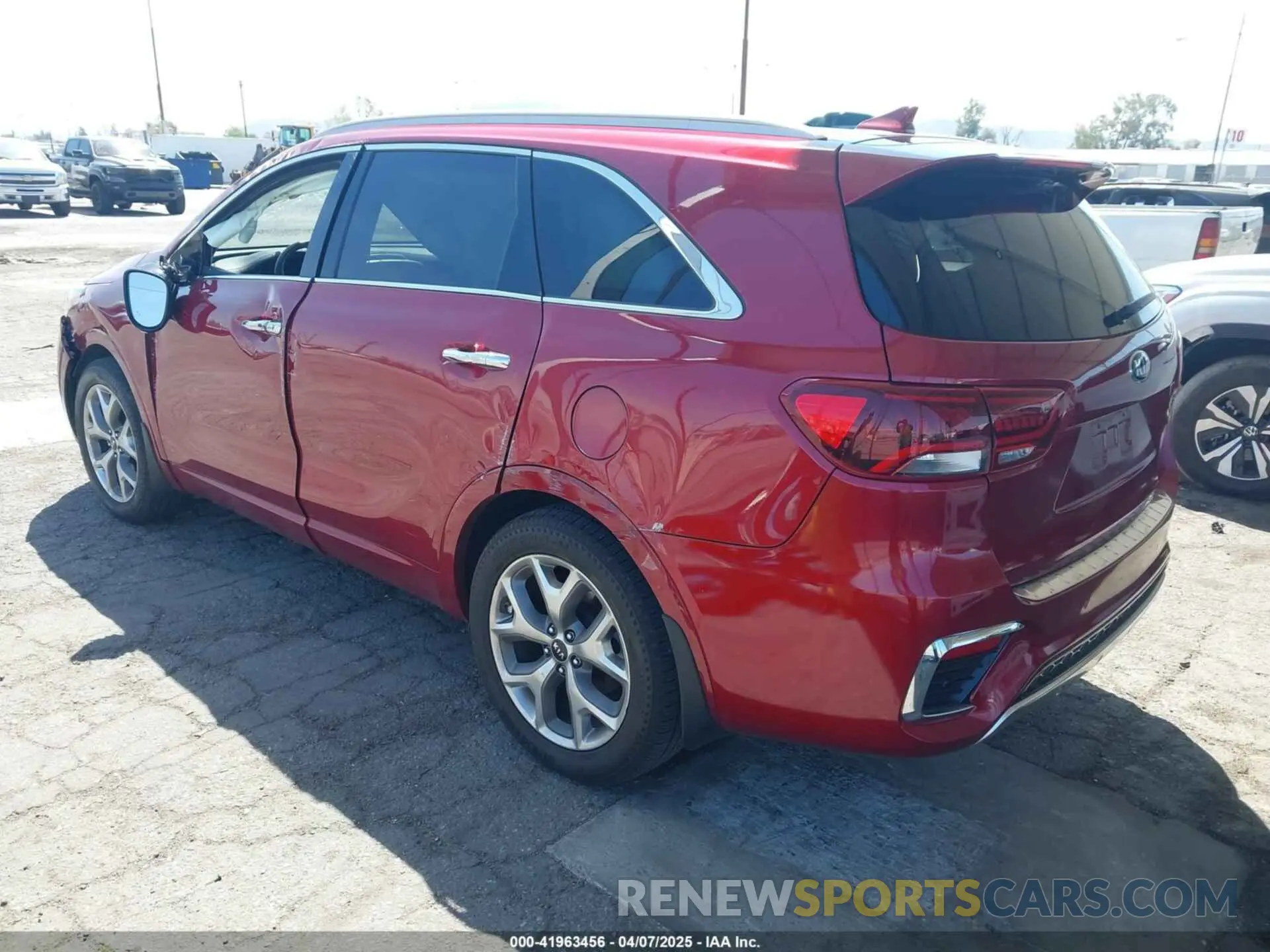 3 fotografías del automóvil dañado 5XYPK4A56LG688725 KIA SORENTO 2020