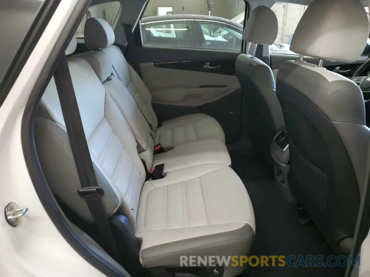 11 fotografías del automóvil dañado 5XYPKDA56LG652291 KIA SORENTO 2020