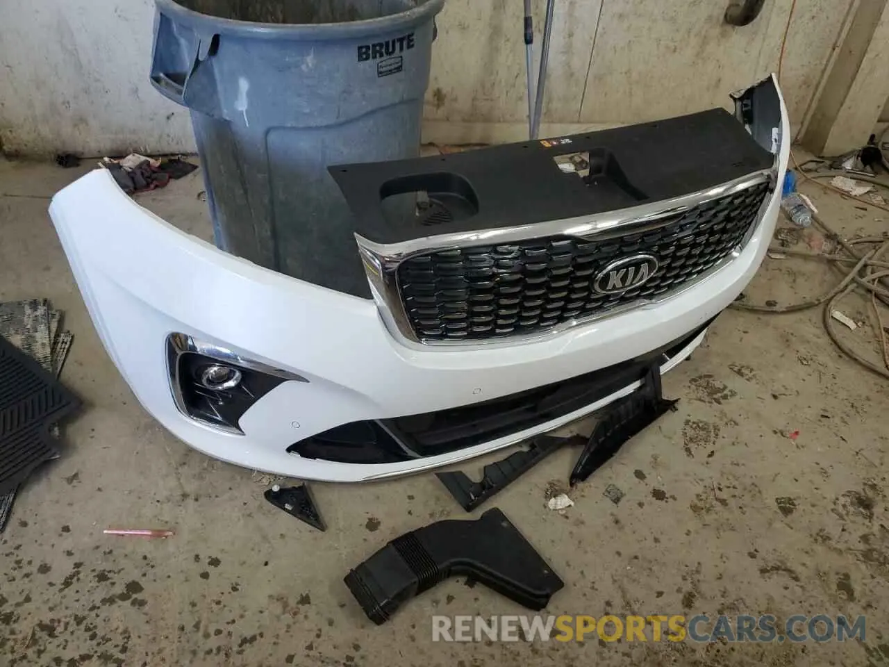 13 fotografías del automóvil dañado 5XYPKDA56LG652291 KIA SORENTO 2020