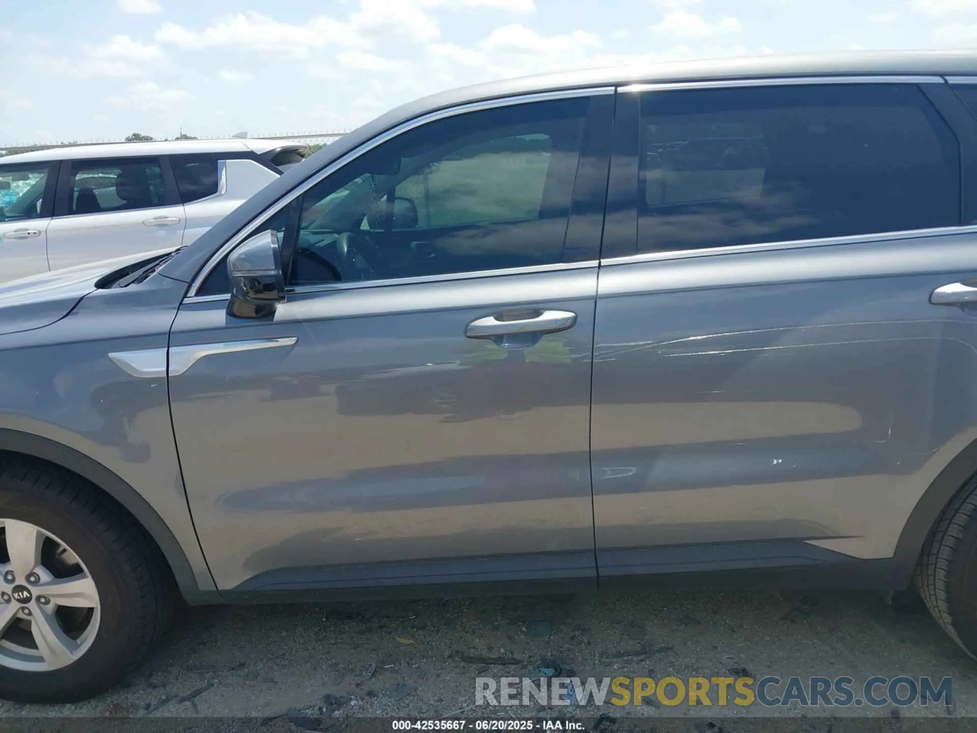 14 fotografías del automóvil dañado 5XYRG4LC4MG055115 KIA SORENTO 2021