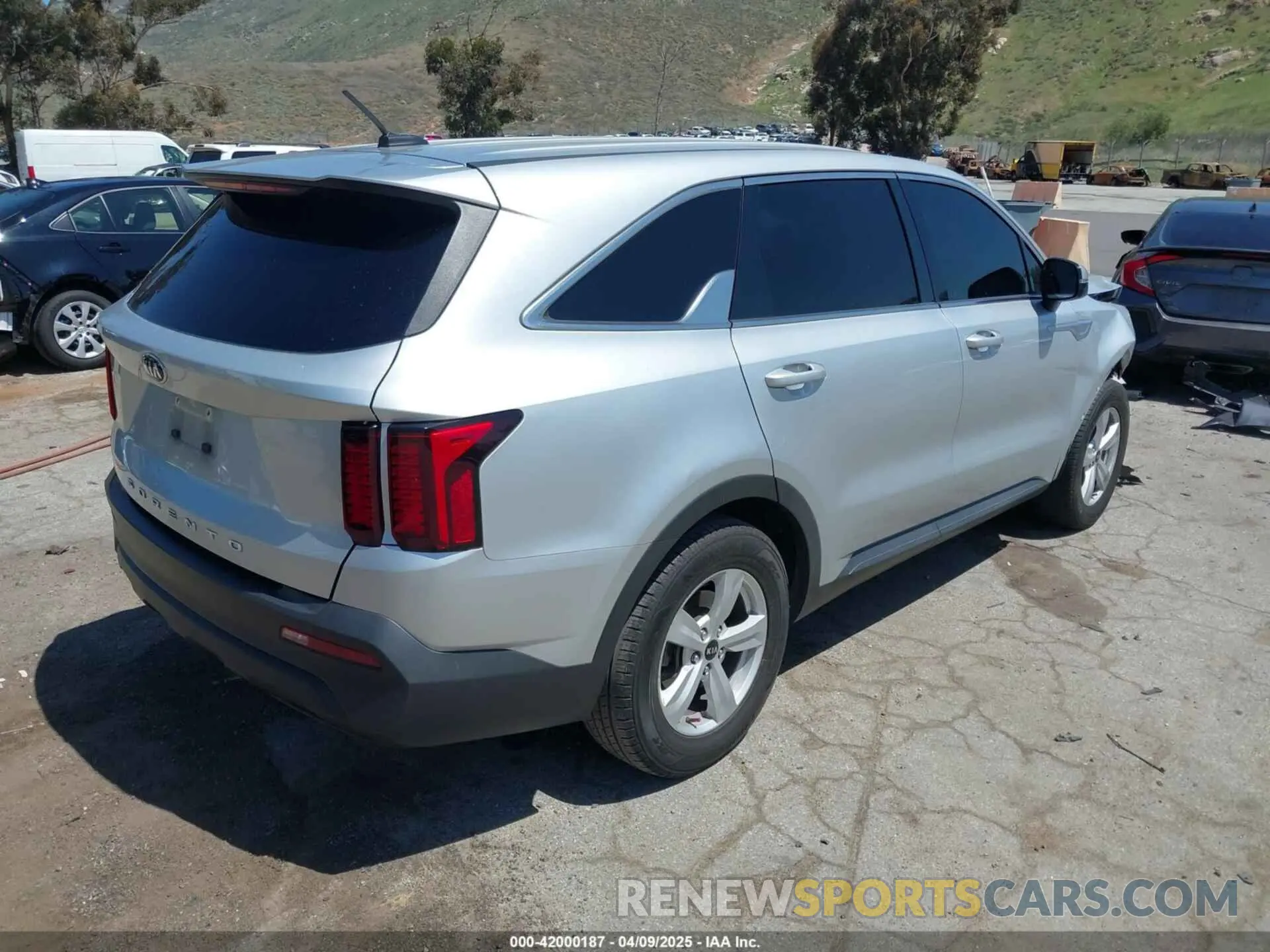 4 fotografías del automóvil dañado 5XYRG4LC5MG021586 KIA SORENTO 2021