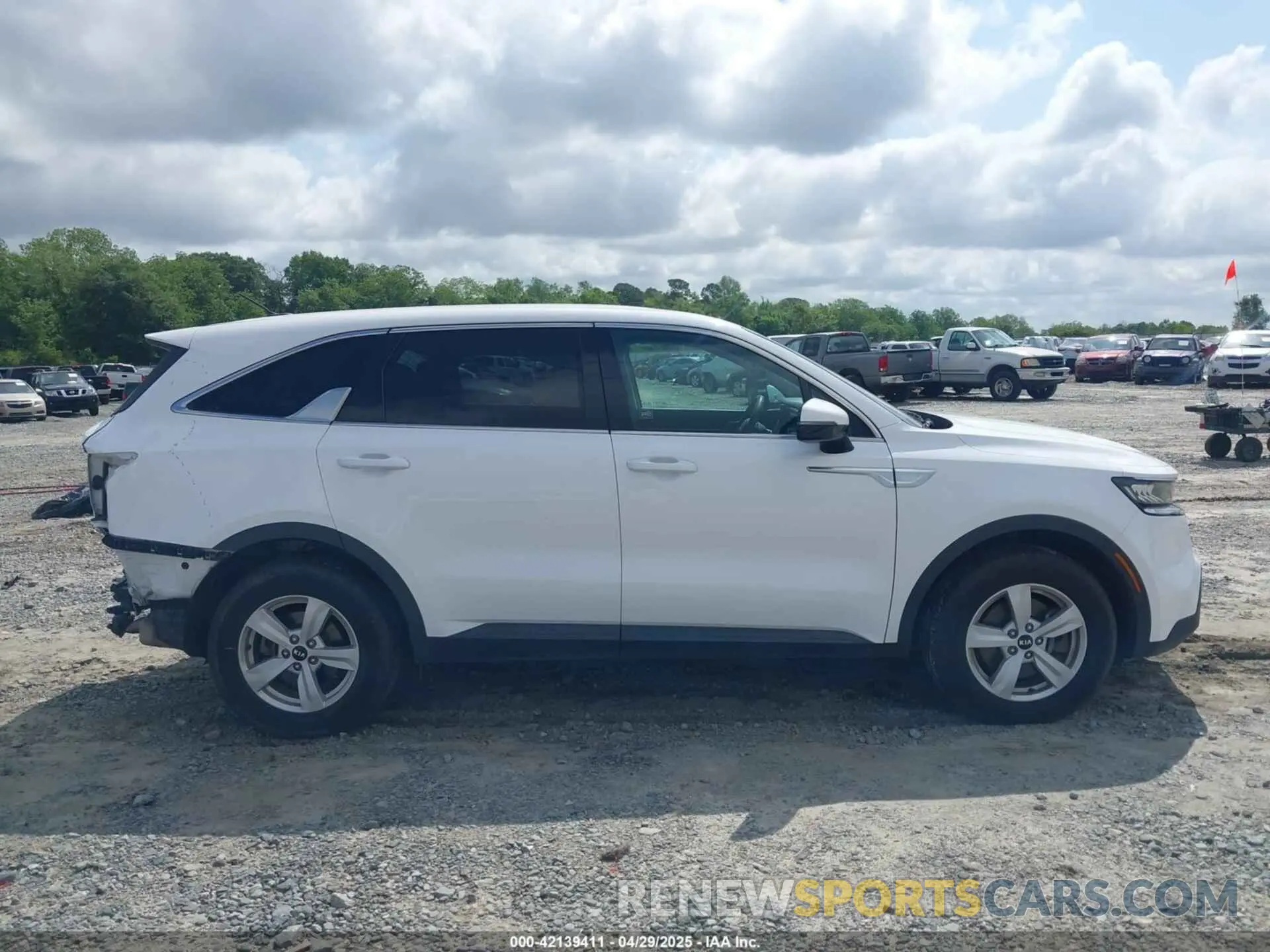 14 fotografías del automóvil dañado 5XYRG4LC6MG022343 KIA SORENTO 2021