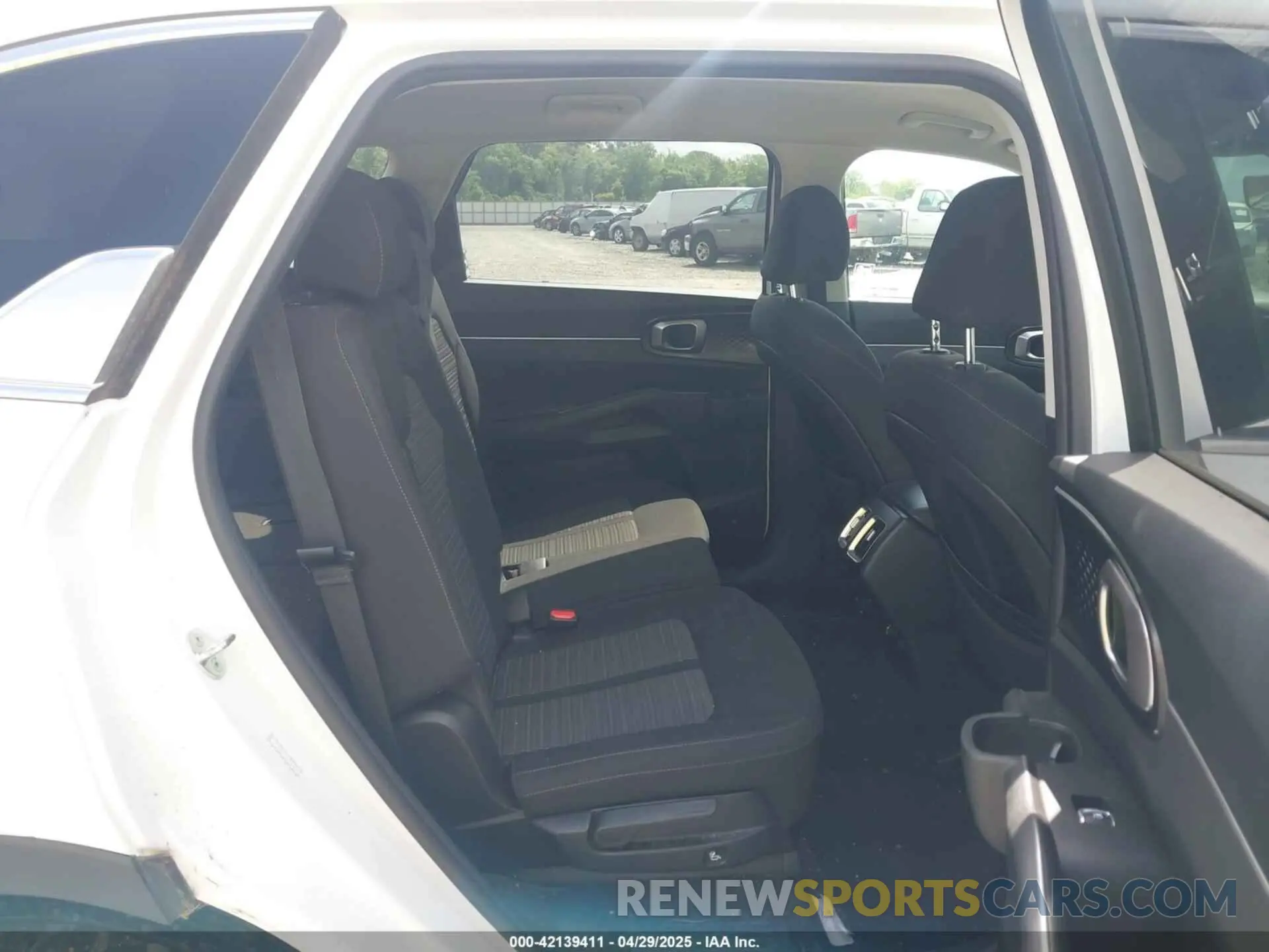 8 fotografías del automóvil dañado 5XYRG4LC6MG022343 KIA SORENTO 2021