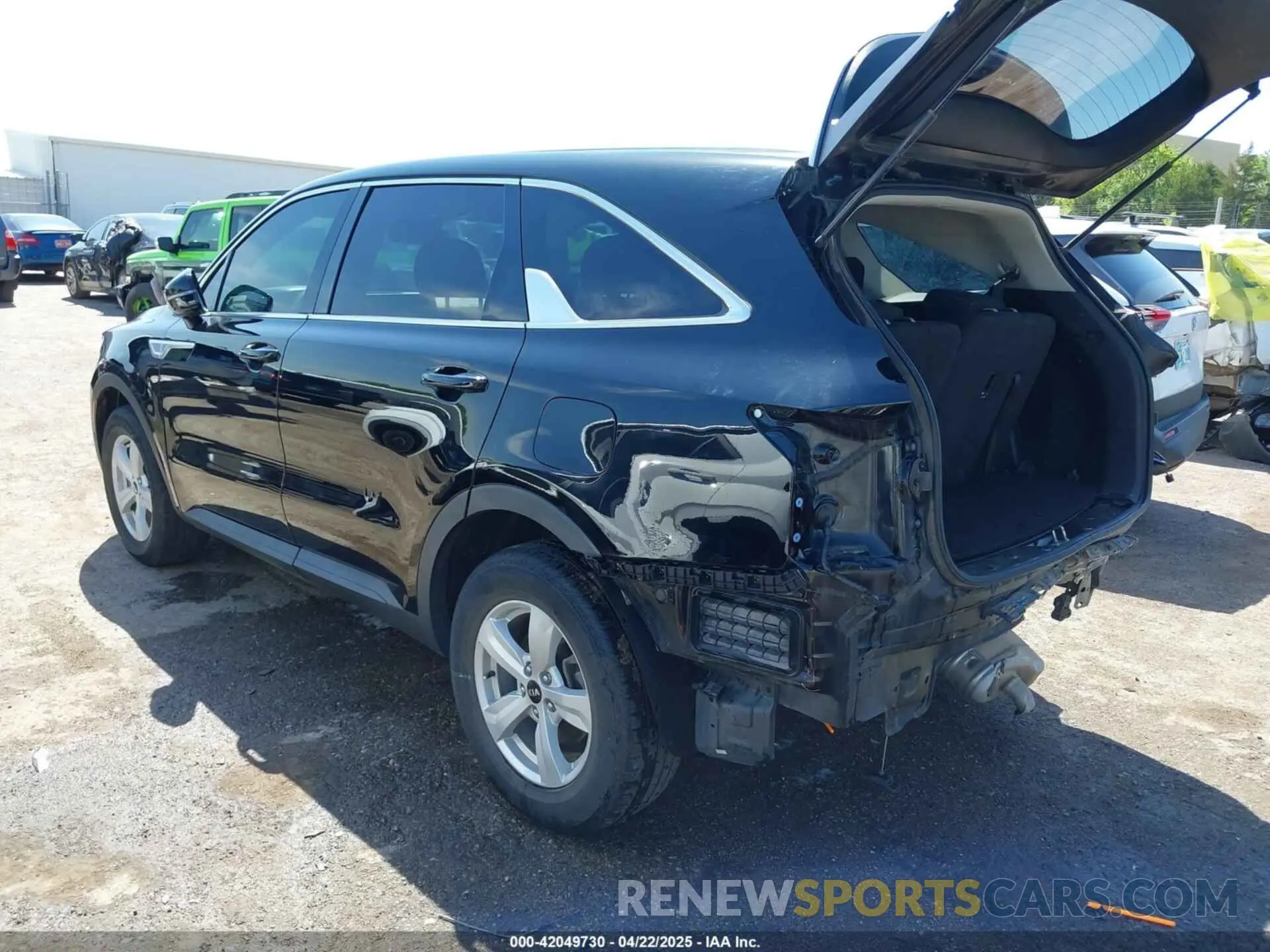 3 fotografías del automóvil dañado 5XYRG4LC8MG001333 KIA SORENTO 2021