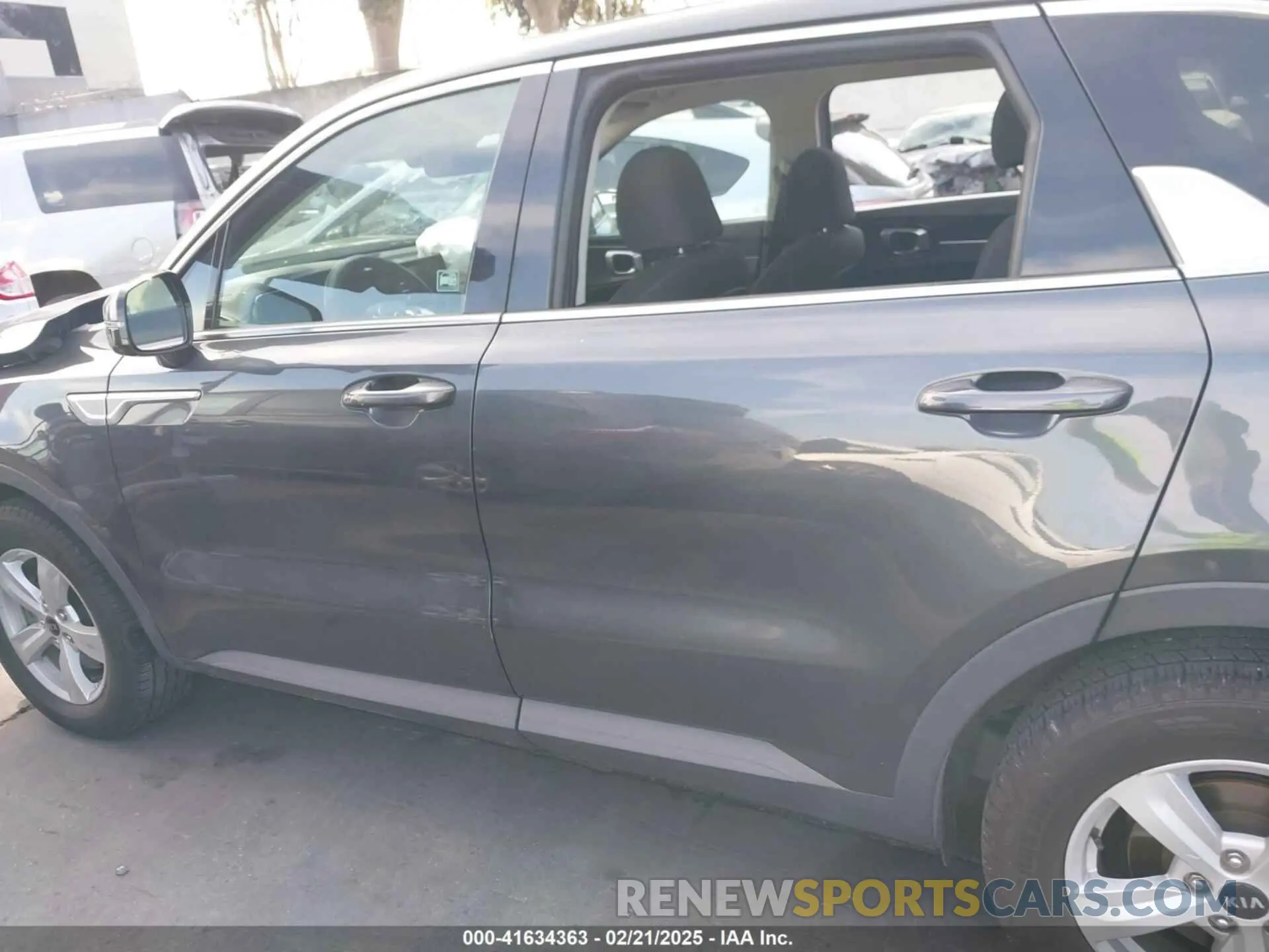 15 fotografías del automóvil dañado 5XYRG4LC9MG040500 KIA SORENTO 2021