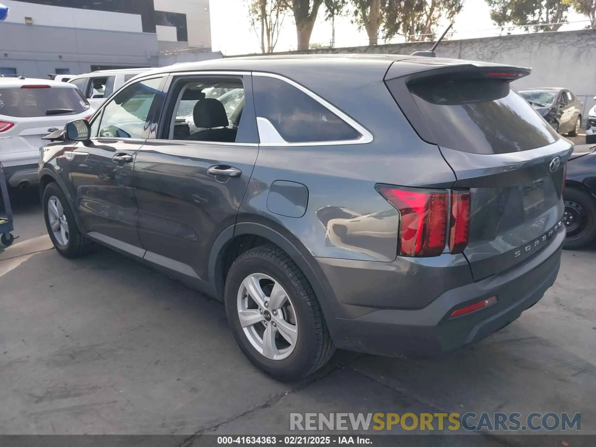 3 fotografías del automóvil dañado 5XYRG4LC9MG040500 KIA SORENTO 2021