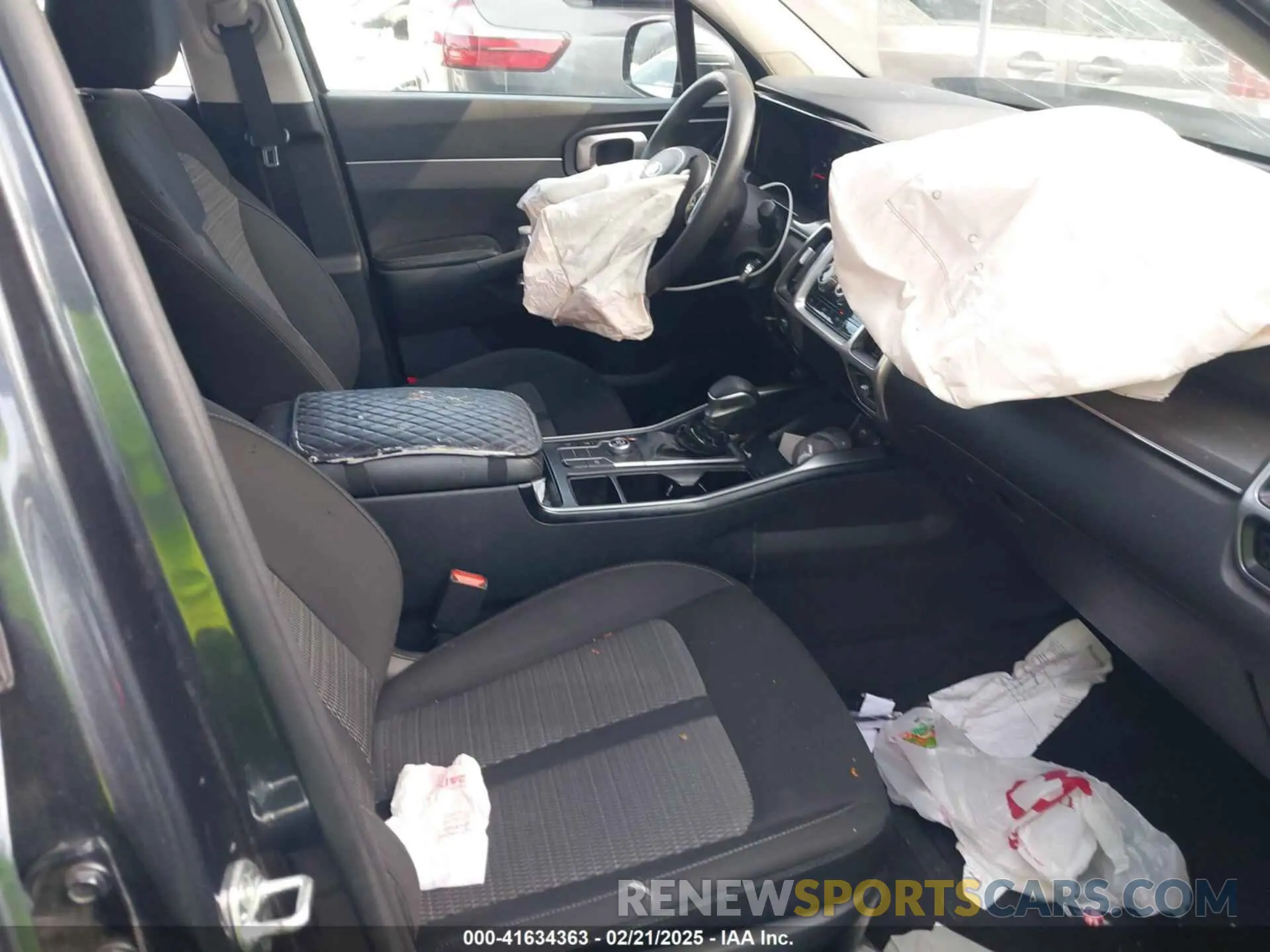 5 fotografías del automóvil dañado 5XYRG4LC9MG040500 KIA SORENTO 2021