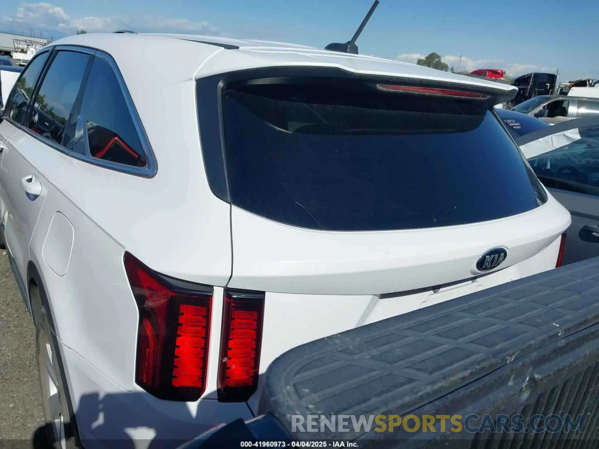 16 fotografías del automóvil dañado 5XYRG4LCXMG007814 KIA SORENTO 2021