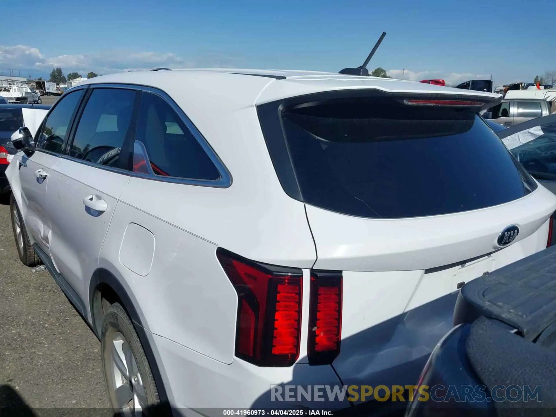 3 fotografías del automóvil dañado 5XYRG4LCXMG007814 KIA SORENTO 2021