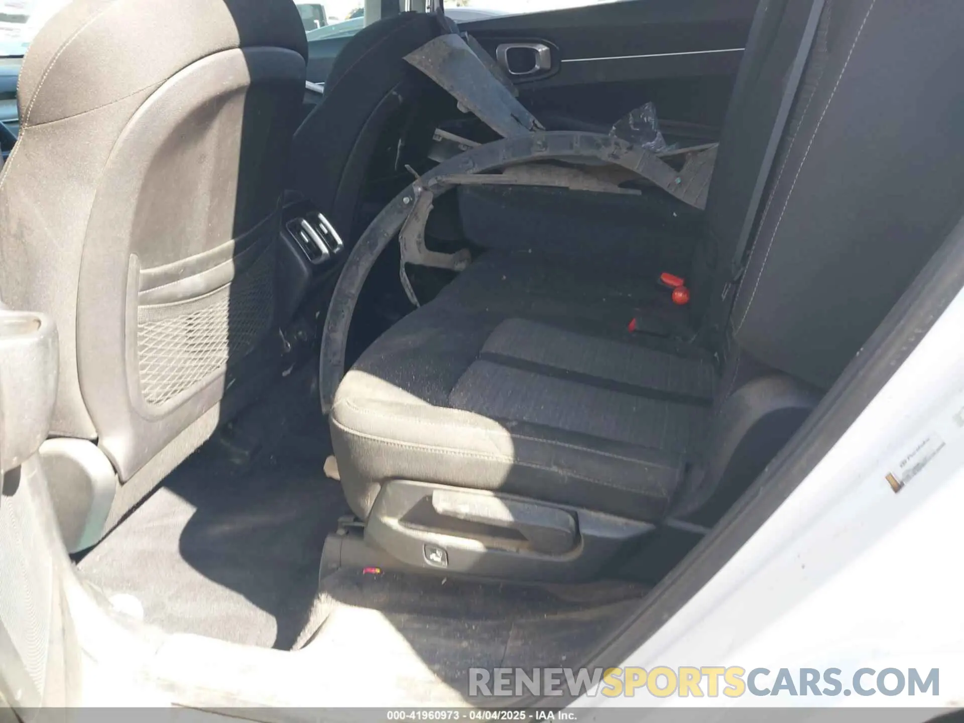 8 fotografías del automóvil dañado 5XYRG4LCXMG007814 KIA SORENTO 2021