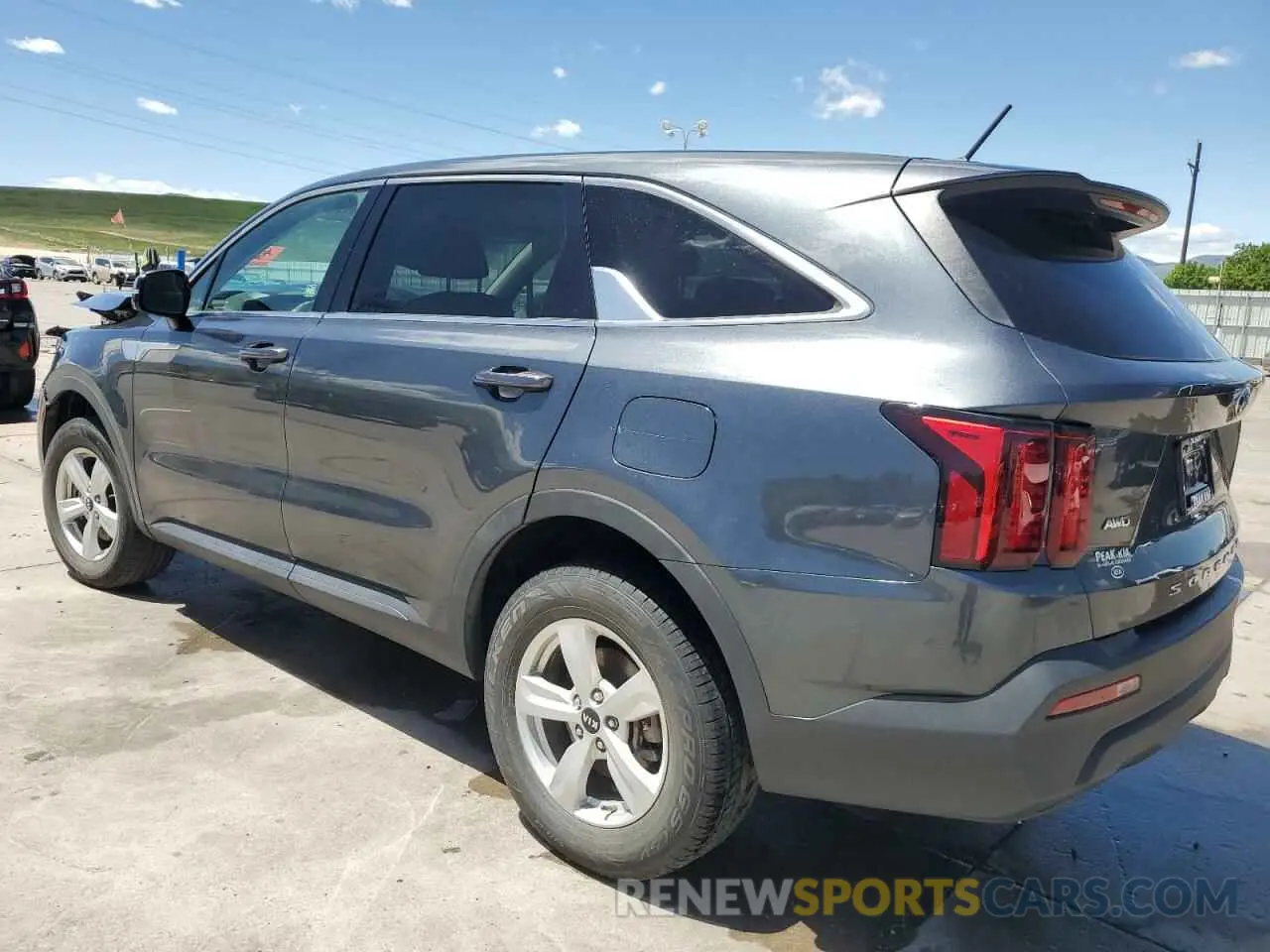 2 fotografías del automóvil dañado 5XYRGDLC4MG018310 KIA SORENTO 2021