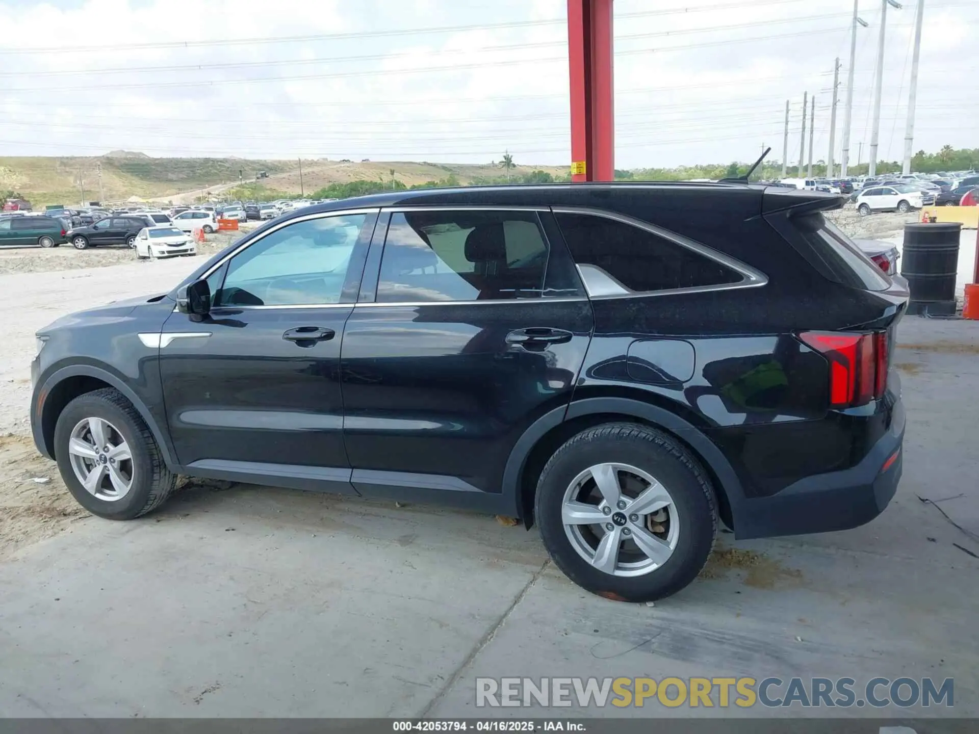 14 fotografías del automóvil dañado 5XYRGDLCXMG018117 KIA SORENTO 2021