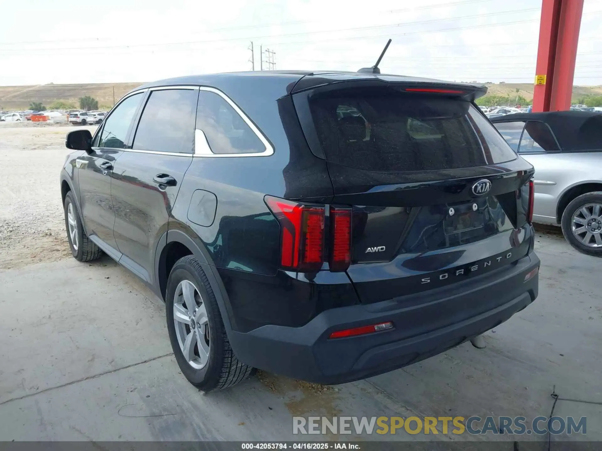 3 fotografías del automóvil dañado 5XYRGDLCXMG018117 KIA SORENTO 2021