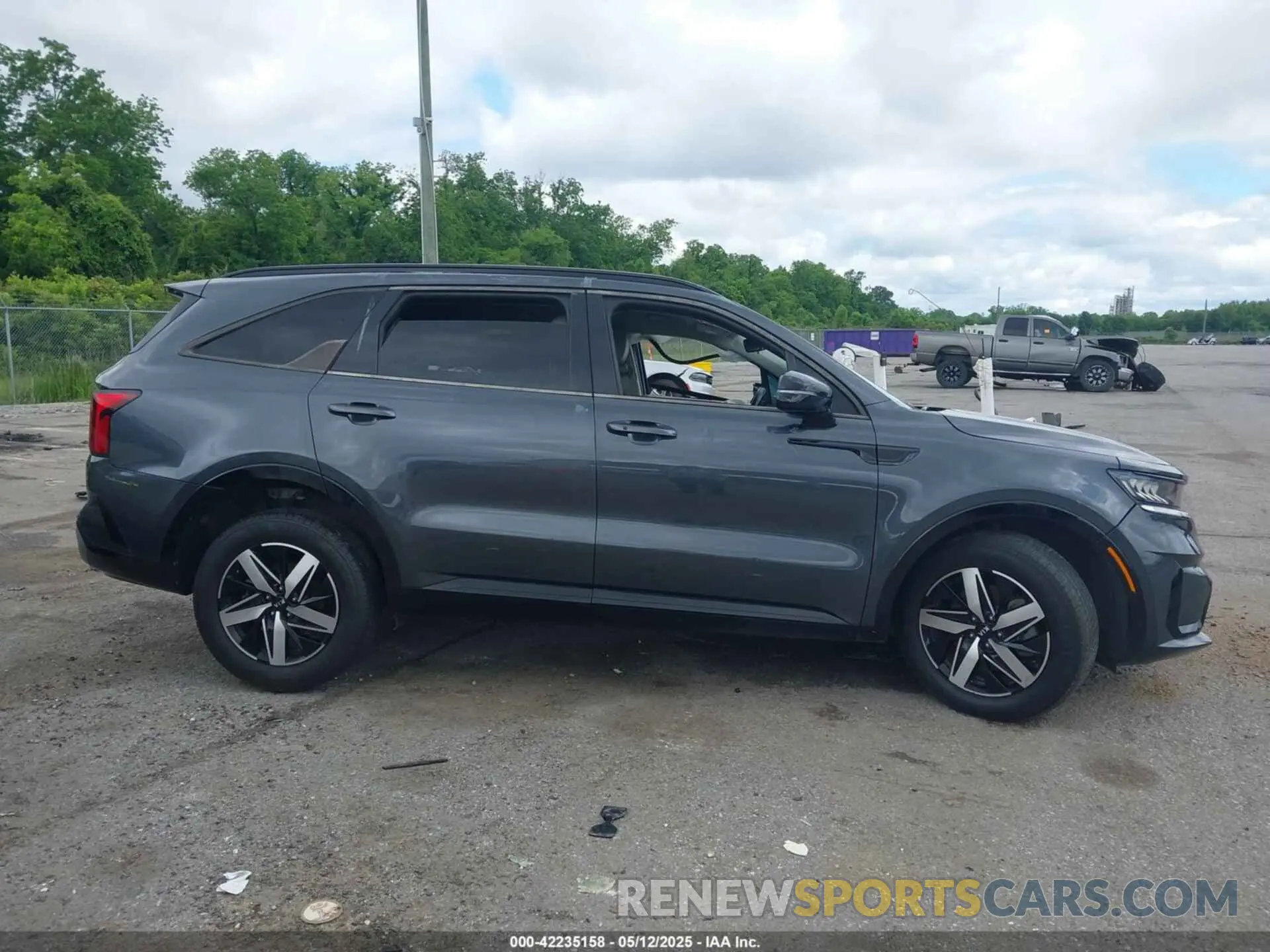 12 fotografías del automóvil dañado 5XYRH4LF4MG032974 KIA SORENTO 2021
