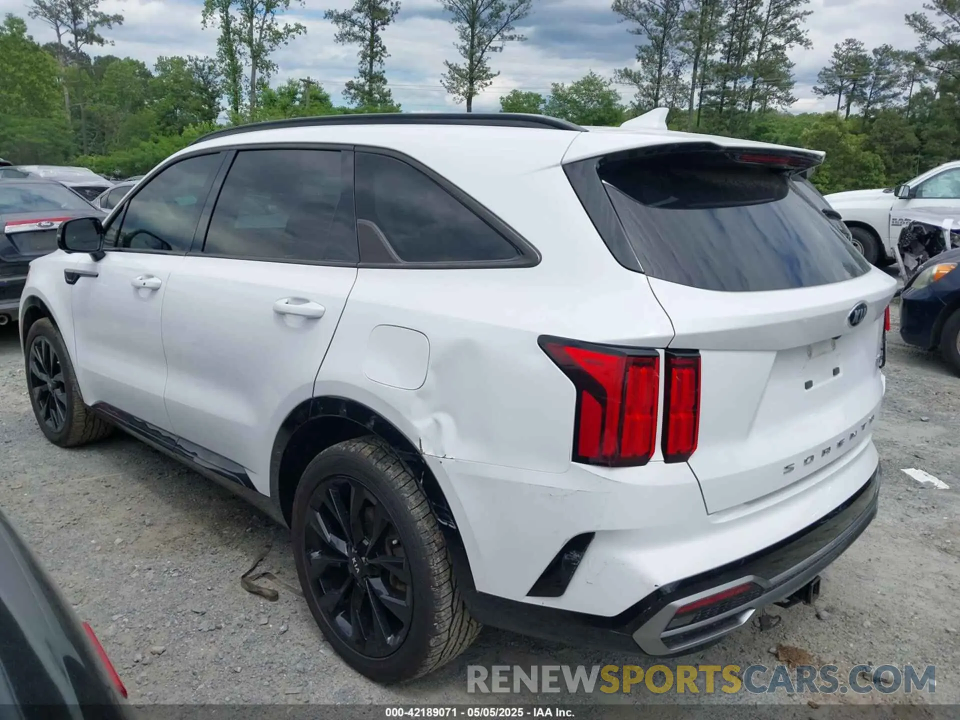 14 fotografías del automóvil dañado 5XYRK4LF9MG068631 KIA SORENTO 2021