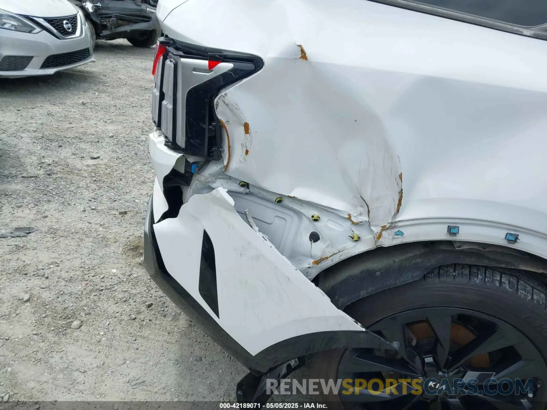17 fotografías del automóvil dañado 5XYRK4LF9MG068631 KIA SORENTO 2021