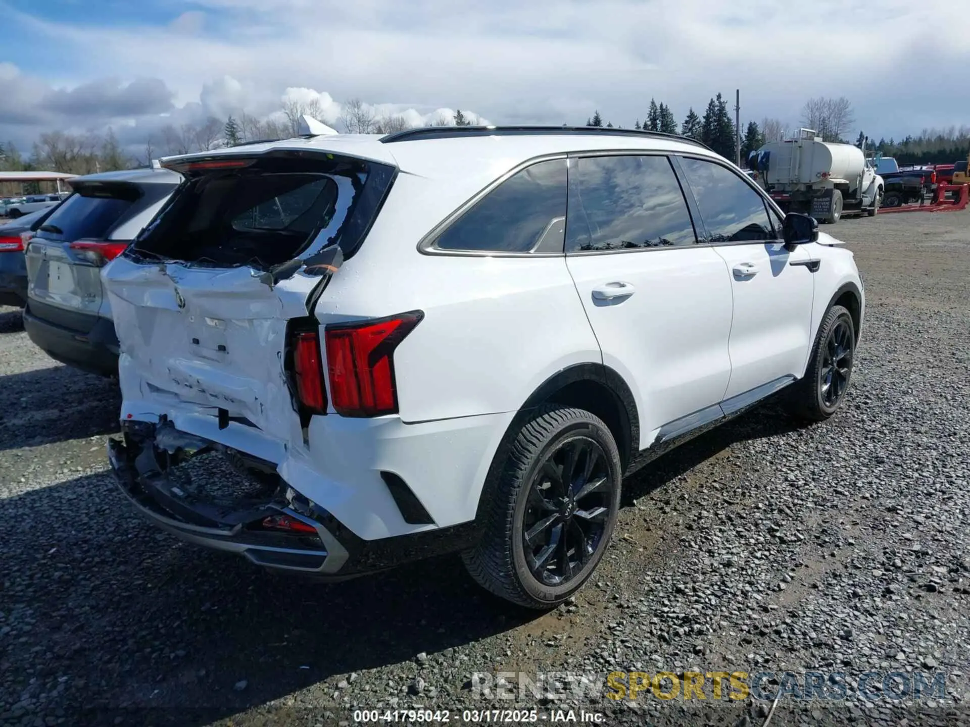 4 fotografías del automóvil dañado 5XYRKDLF5MG042916 KIA SORENTO 2021