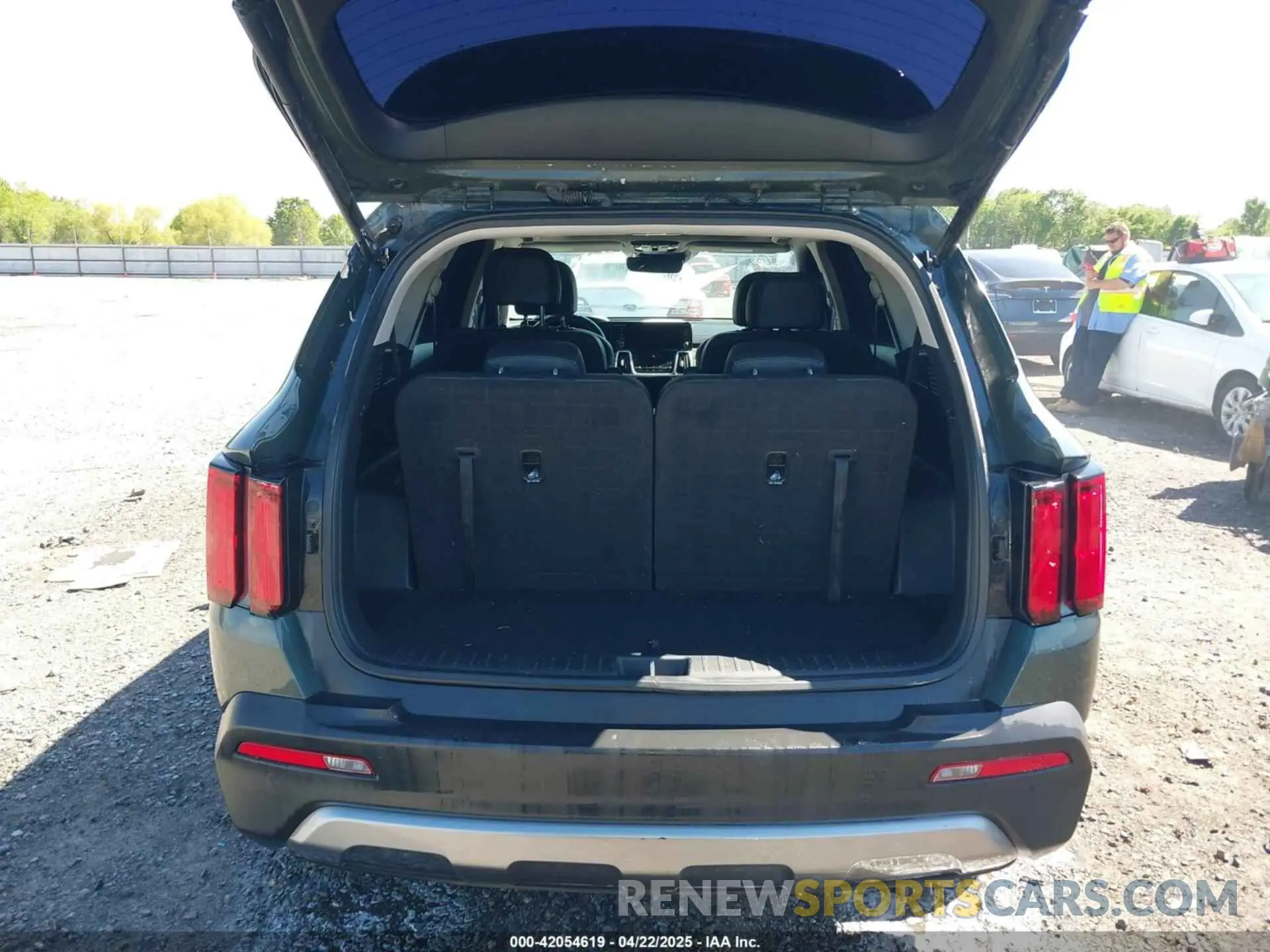 13 fotografías del automóvil dañado 5XYRKDLF9MG022684 KIA SORENTO 2021