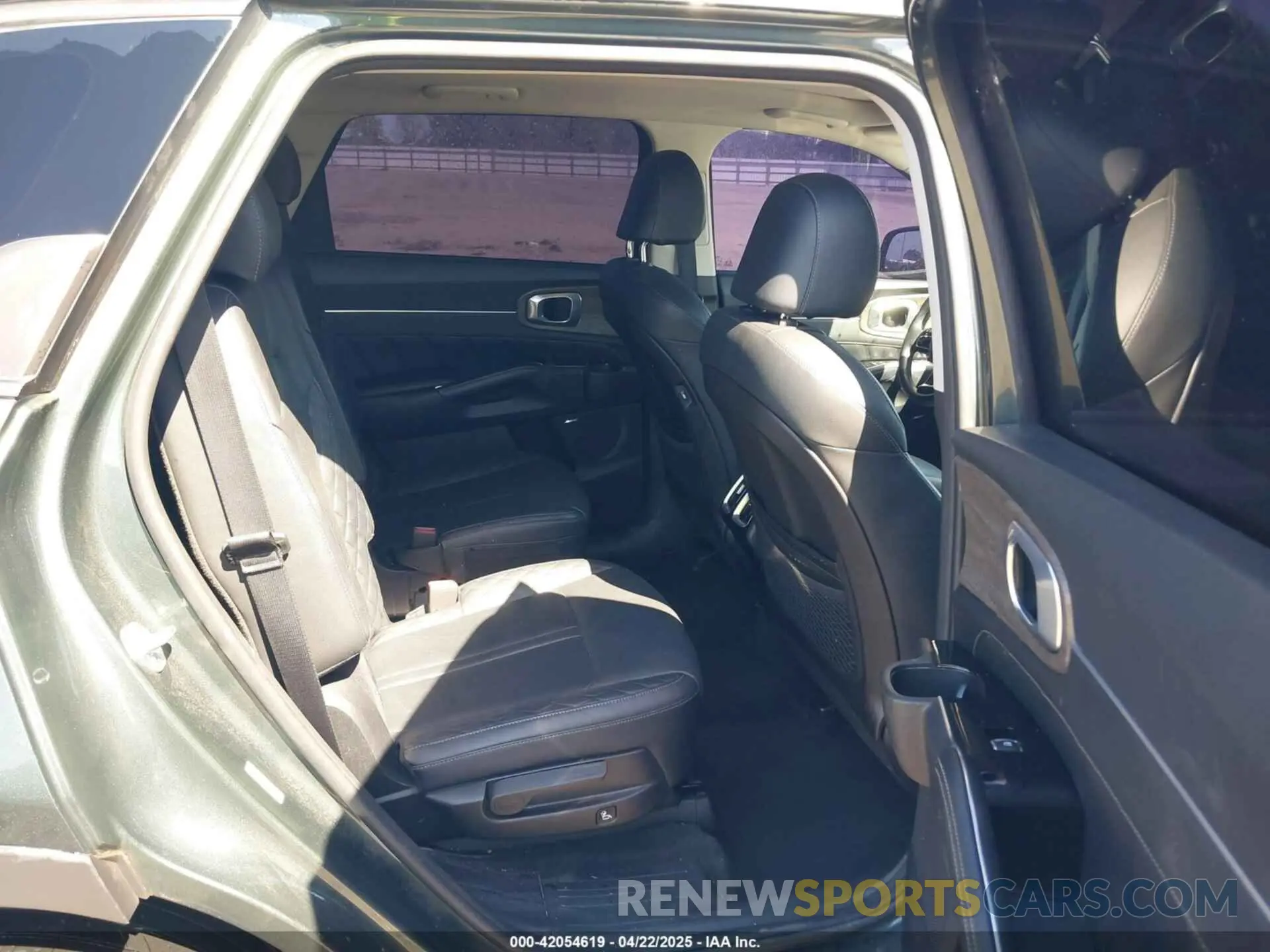 8 fotografías del automóvil dañado 5XYRKDLF9MG022684 KIA SORENTO 2021