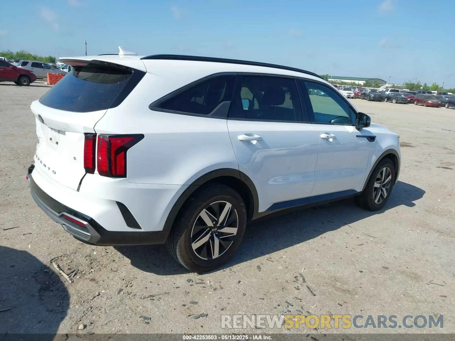 4 fotografías del automóvil dañado 5XYRL4LC1MG002786 KIA SORENTO 2021