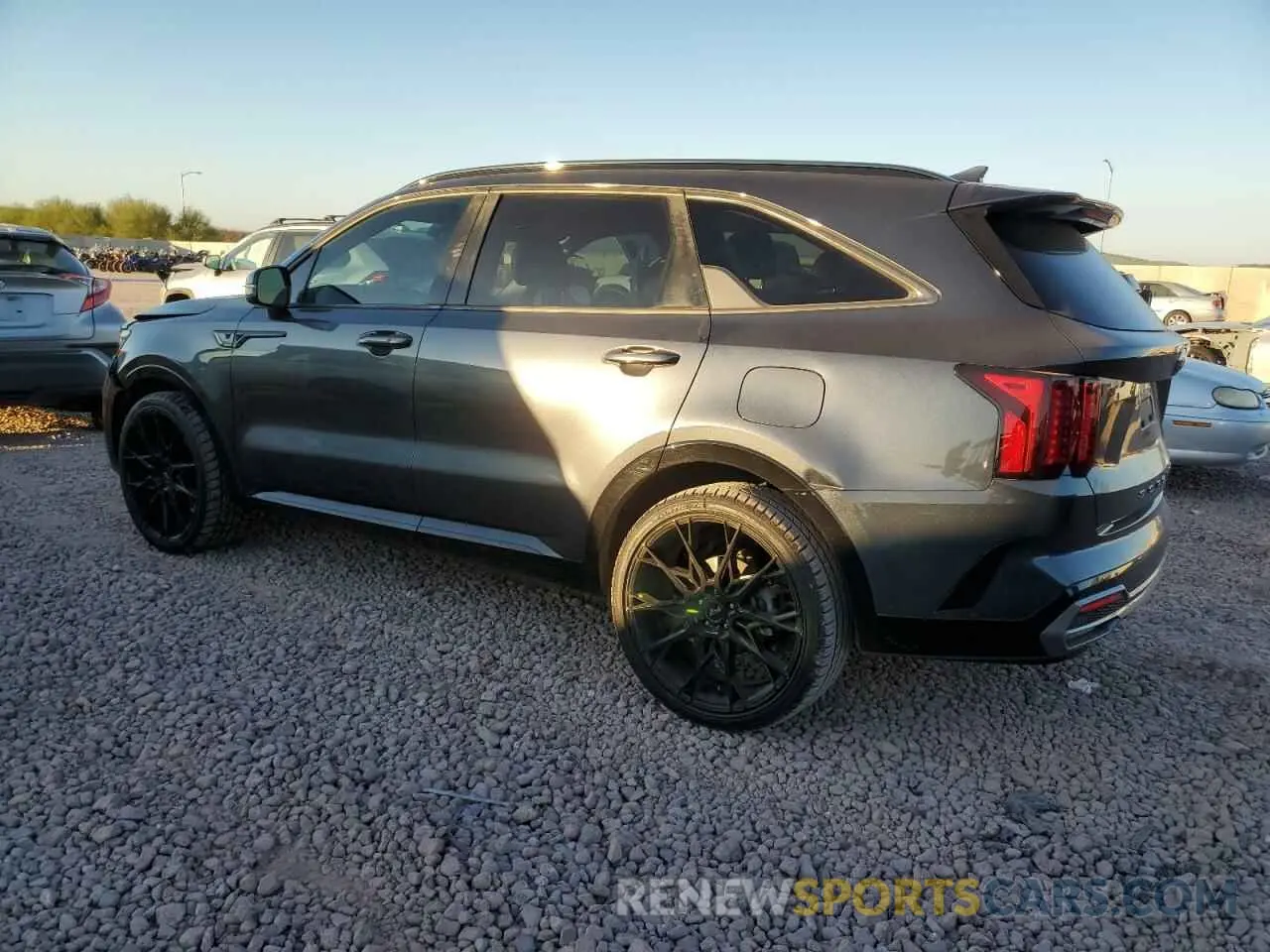 2 fotografías del automóvil dañado 5XYRL4LC8MG008424 KIA SORENTO 2021